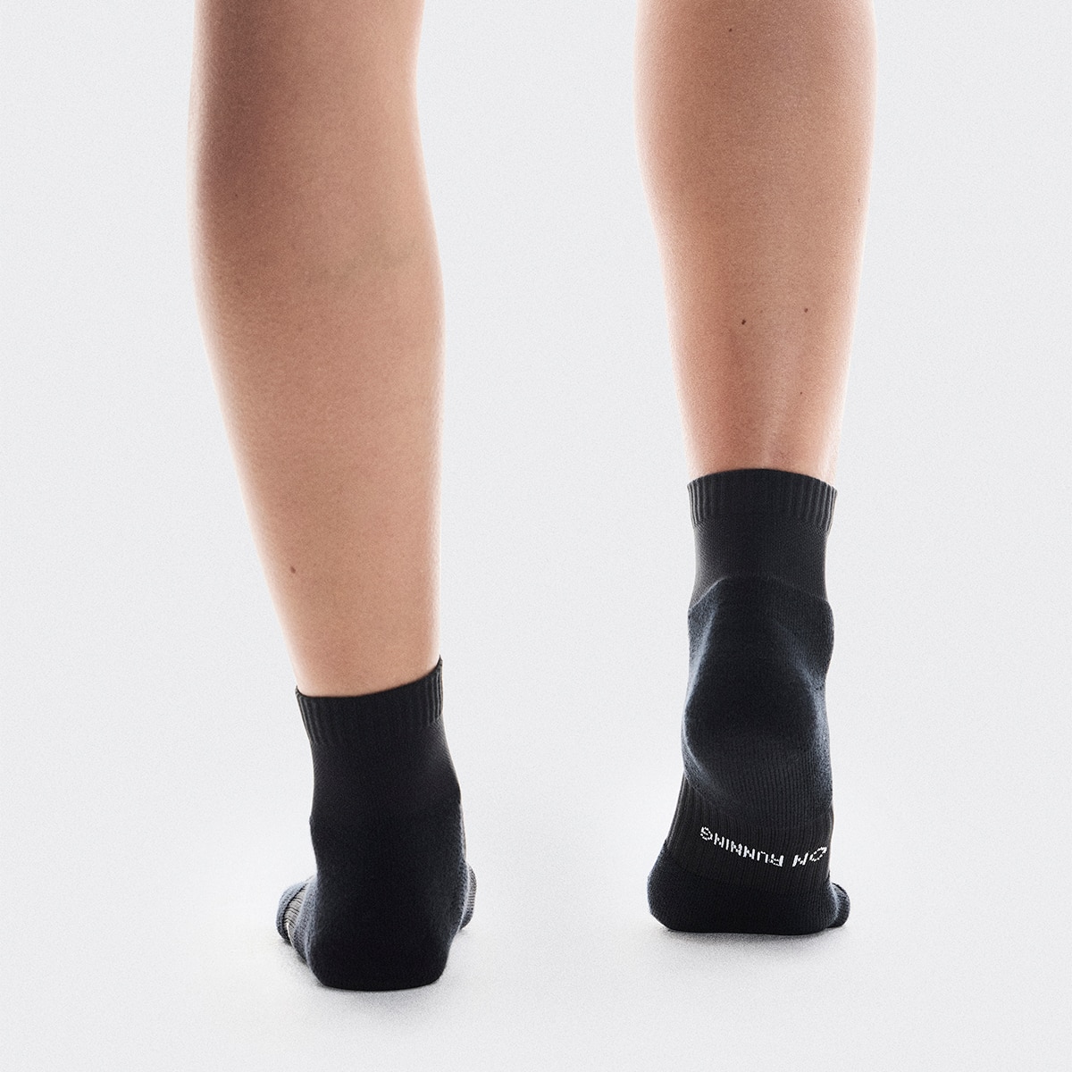 Imagen 3 de Calcetines de running unisex Core Run Sock Mid 2P On - Negro Negro