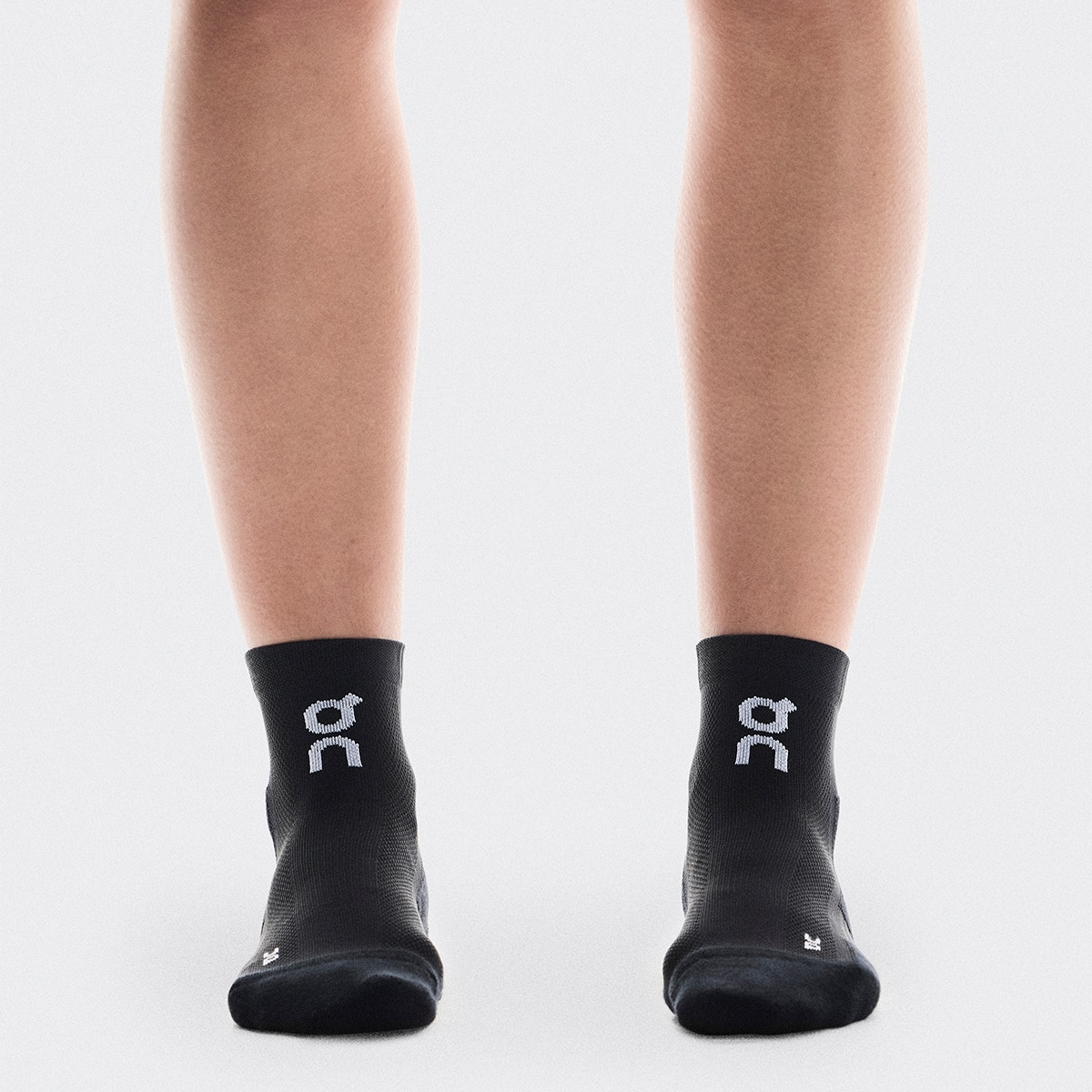 Imagen 4 de Calcetines de running unisex Core Run Sock Mid 2P On - Negro Negro