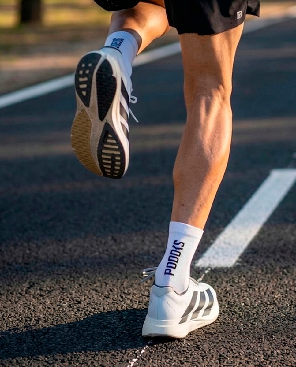 Imagen 4 de Calcetines Running Caña Quarter Unisex Blanco Podoks - Blanco / Negro Blanco / Negro