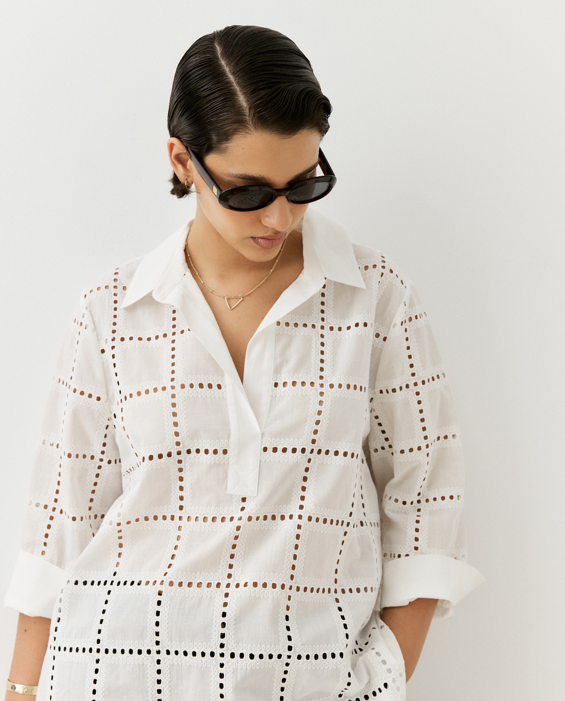 Camisa Tipo Polo com Manga Comprida e Bordados Branco-2