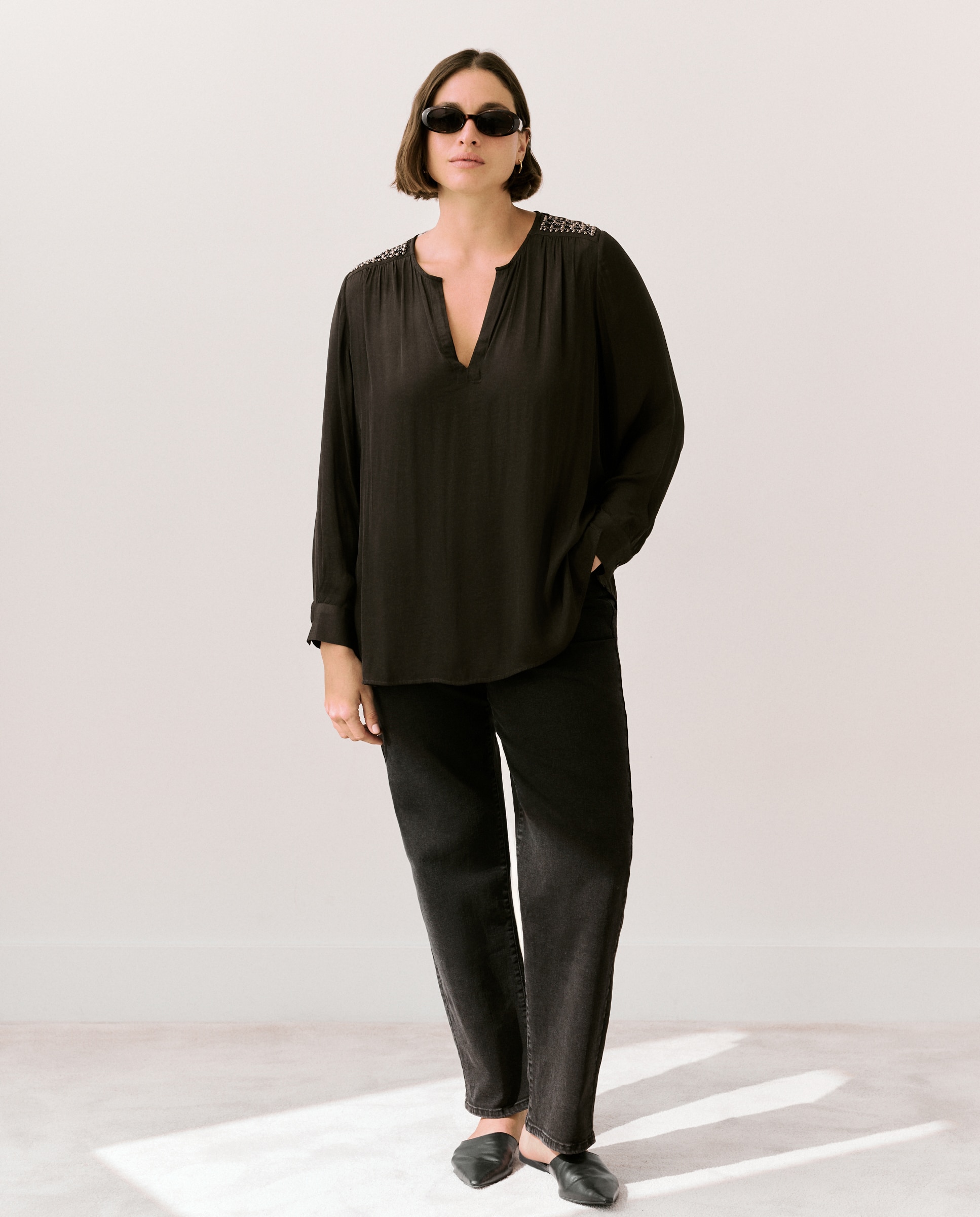Blusa de Manga Comprida Acetinada com Detalhe Verde-2