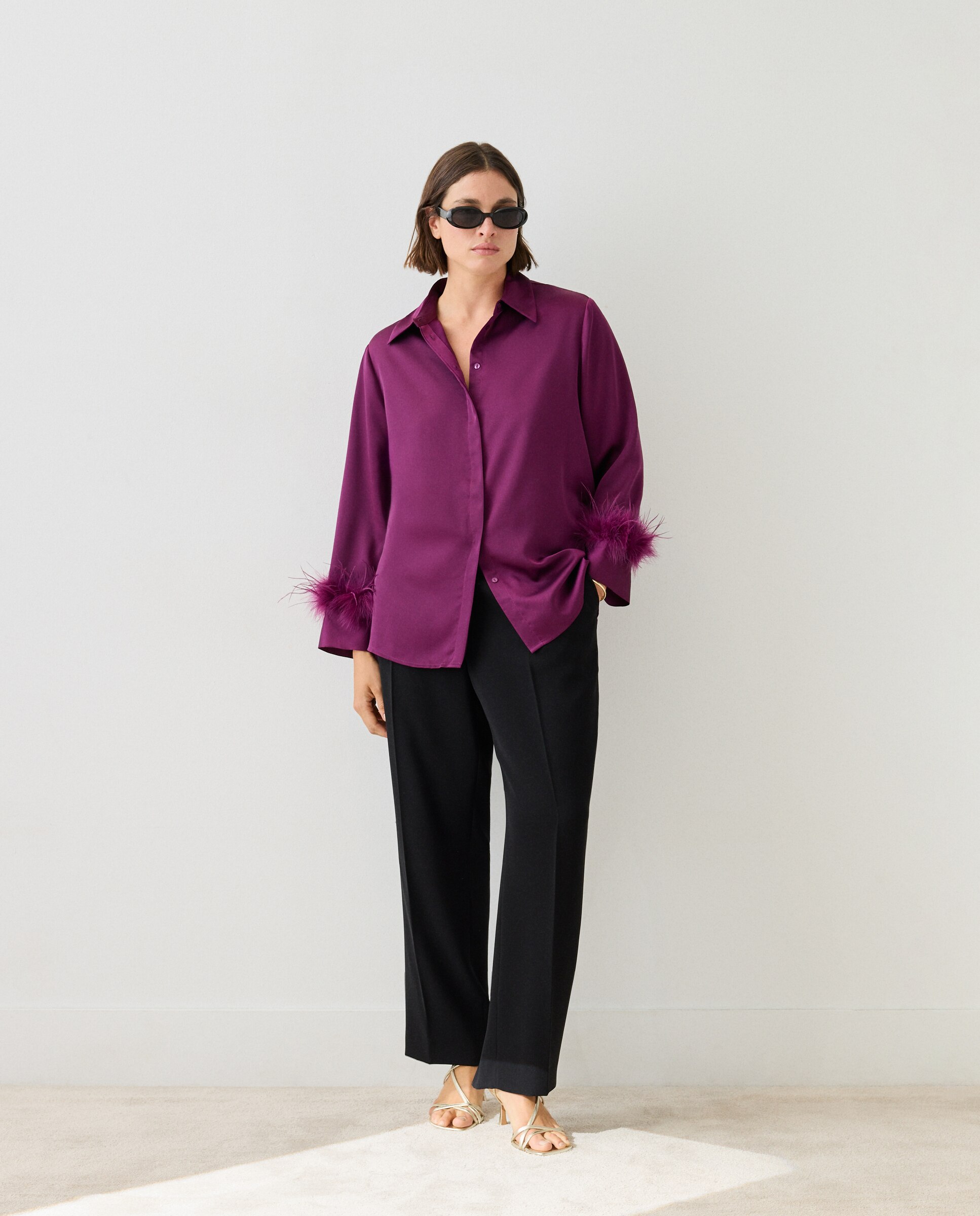 Blusa camisera de mujer con detalle de plumas - Couchel - Buganvilla Buganvilla-2
