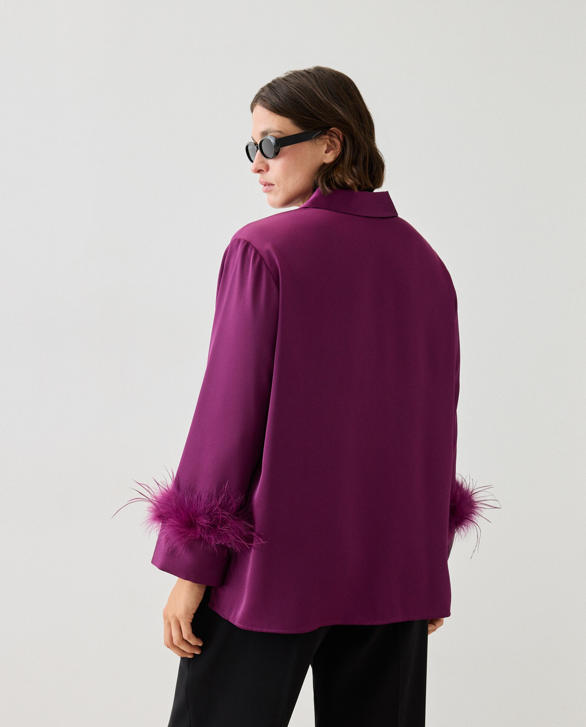 Blusa camisera de mujer con detalle de plumas - Couchel - Buganvilla Buganvilla-3