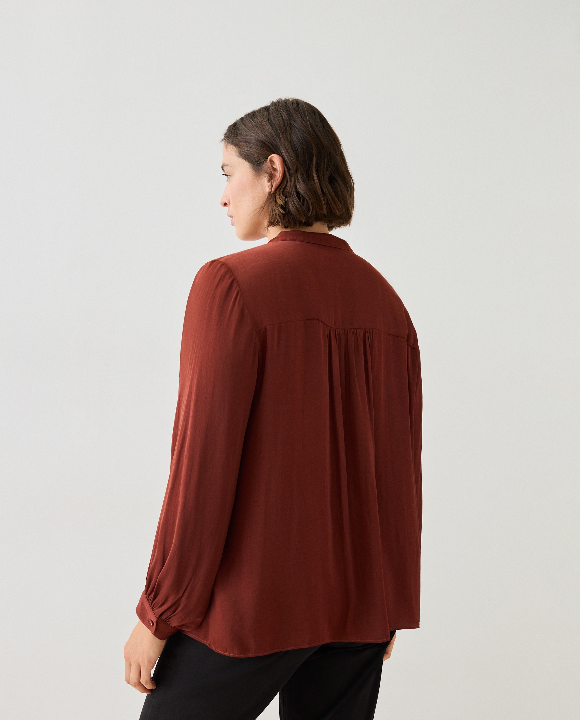 Blusa Acetinada com Pregas no Ombro Laranja-queimado-3