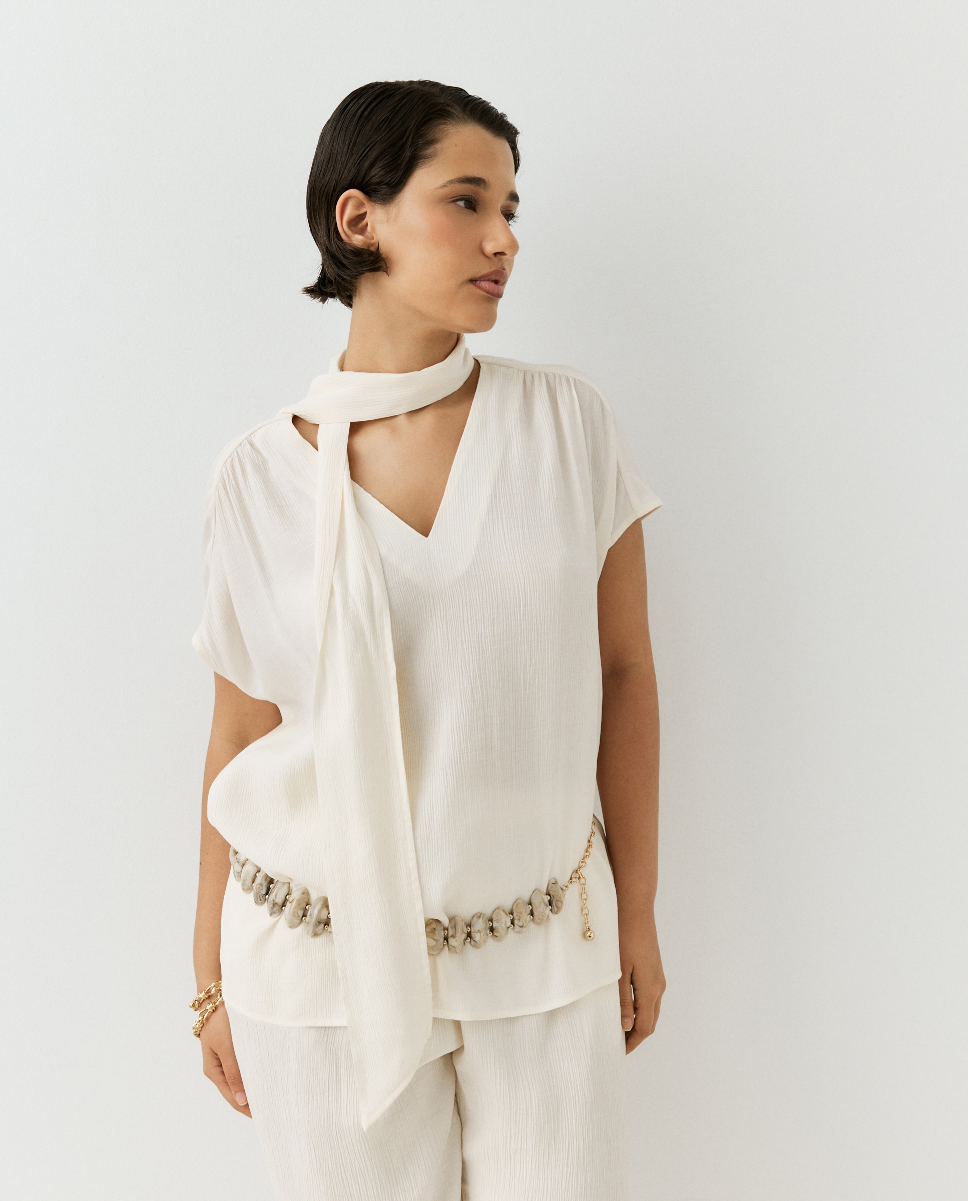 Top manga corta de mujer con detalle de lazada - Couchel - Blanco roto Blanco roto-4
