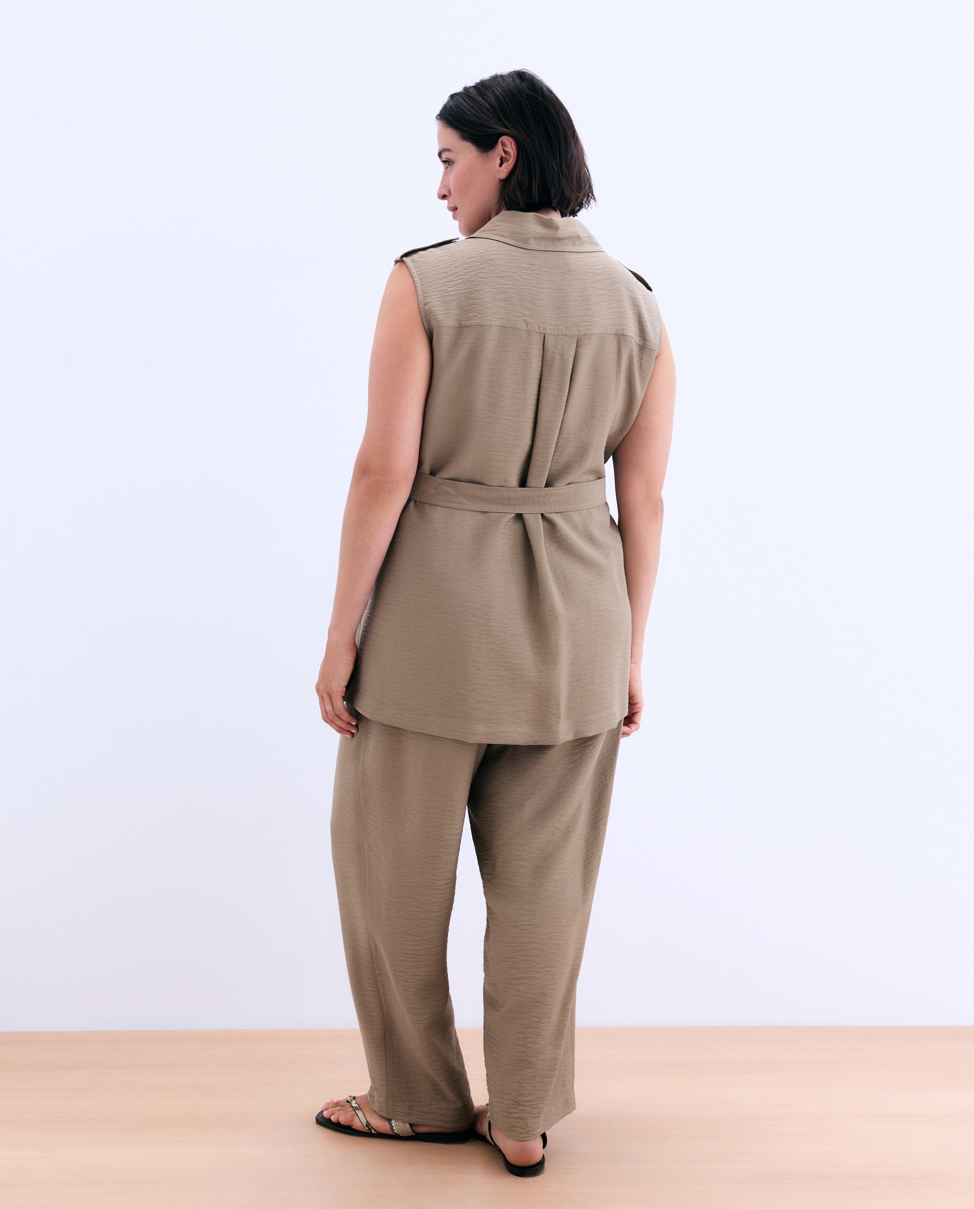 Sobrecamisa sem Mangas e com Cinto 730 Camel-3