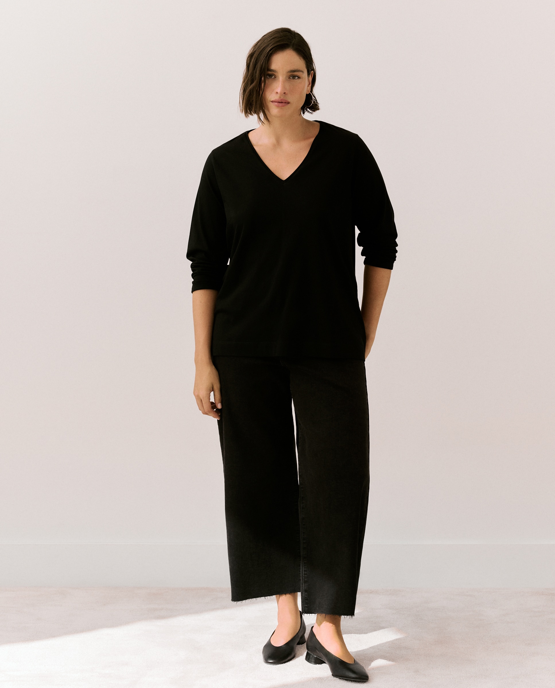 Camiseta de mujer de manga larga con cuello pico - Couchel - Negro Negro-2