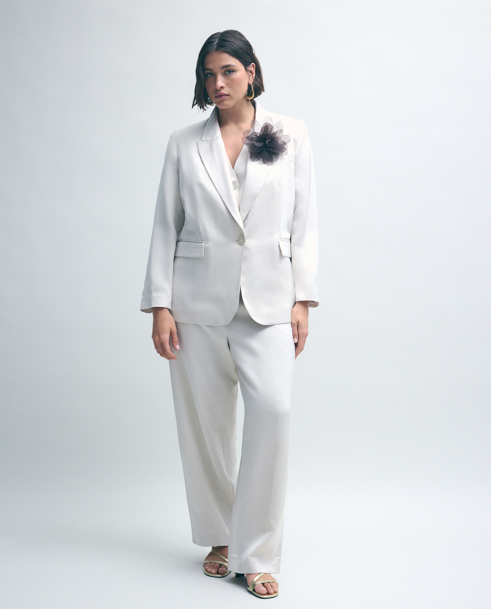 Imagem 0 de Blazer Acetinado com Flor