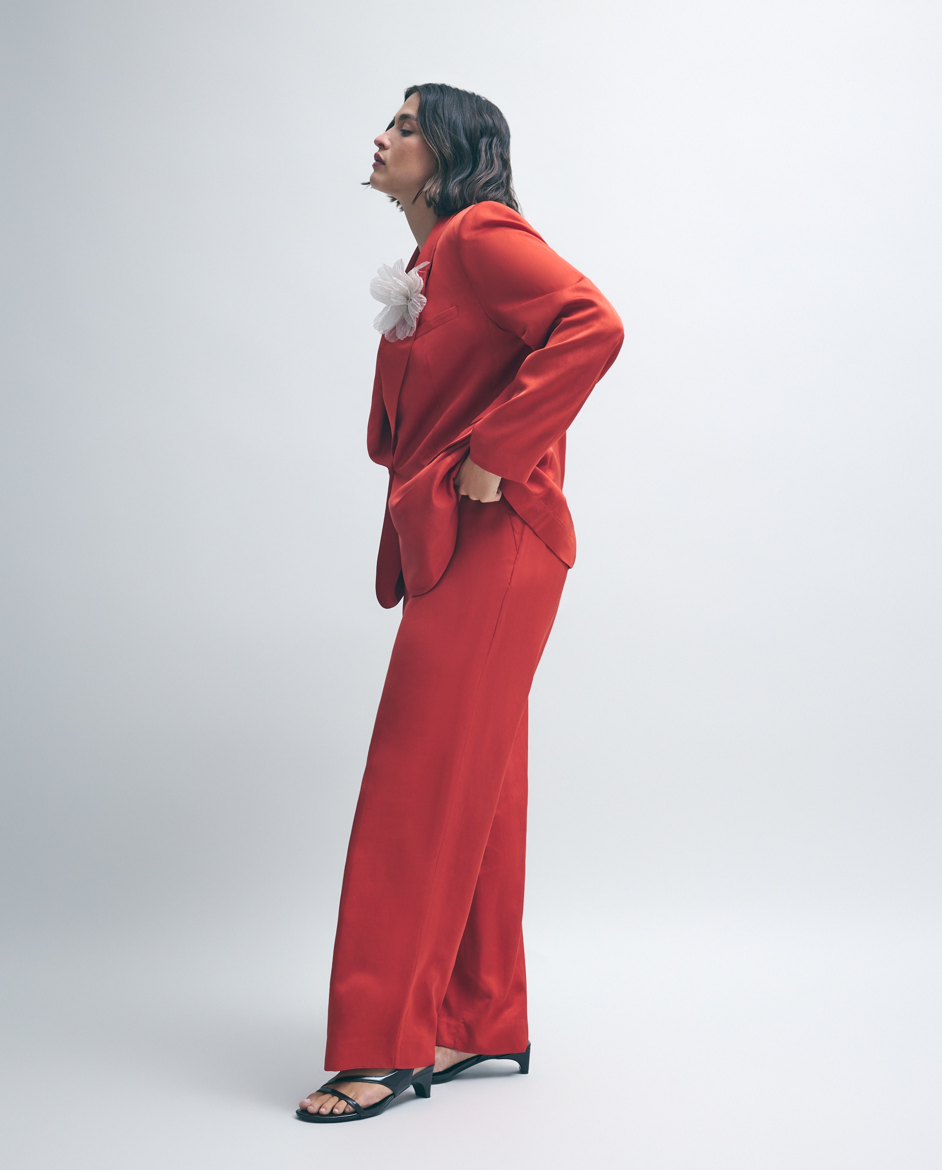 Imagen 0 de Pantalón de traje satinado Bermellon