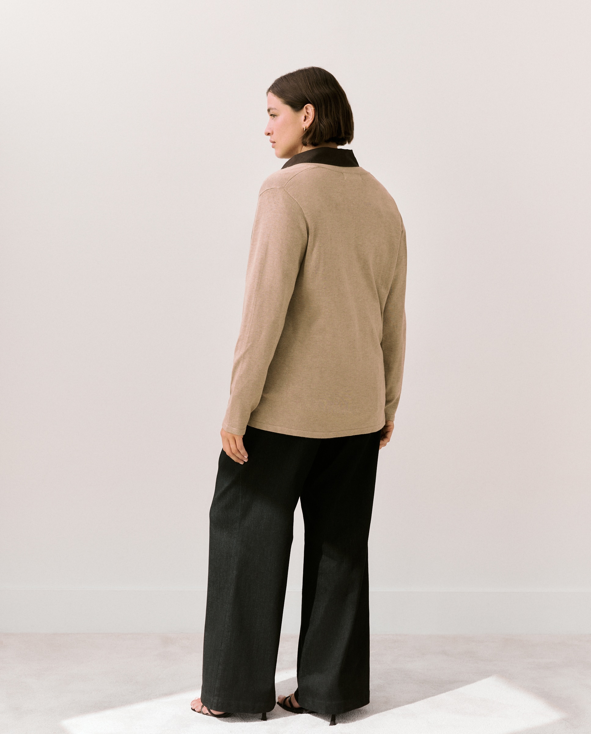 Camisola de malha básica de mulher com decote em bico Bege-3
