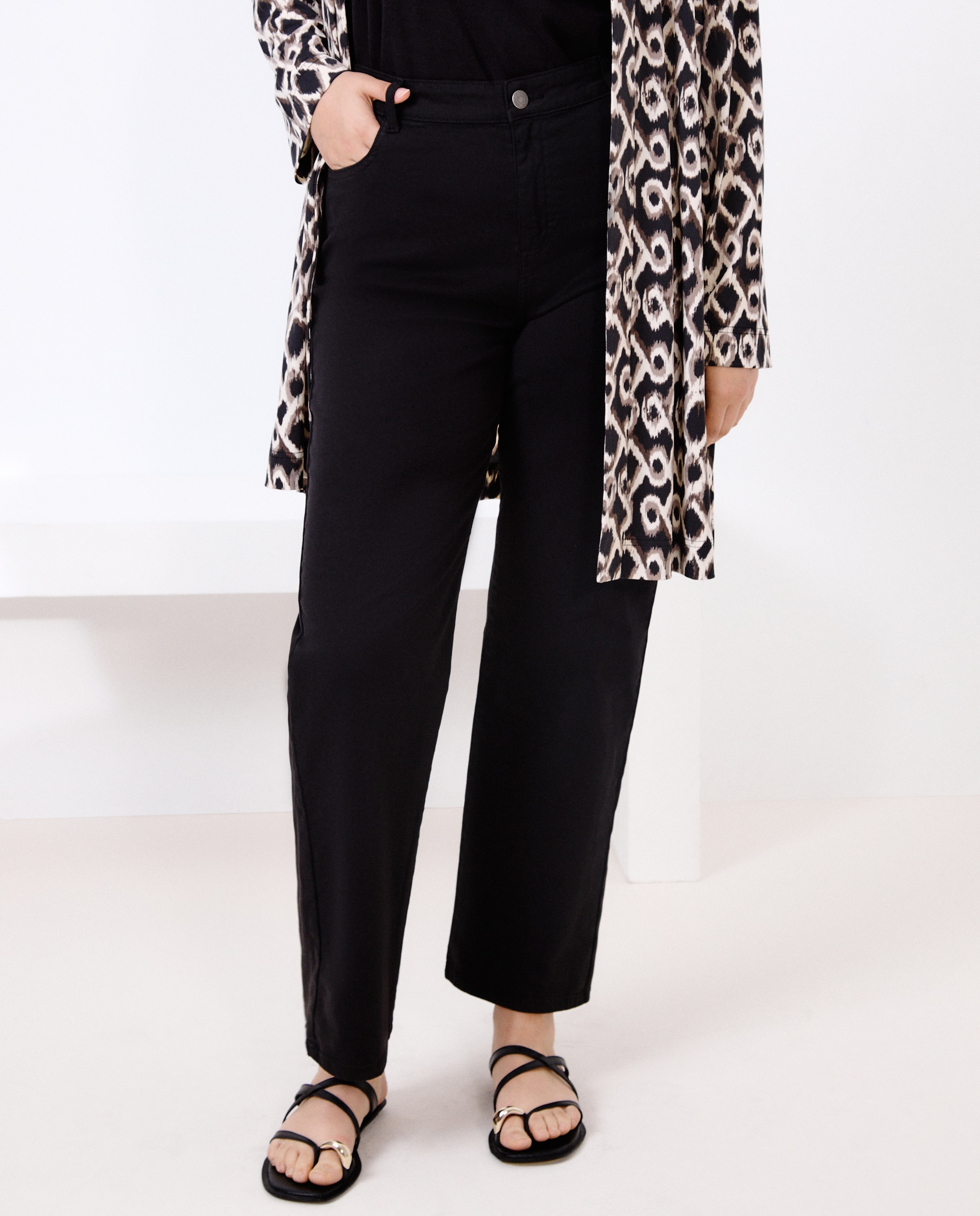 Calças Georgia Regular Preto-2