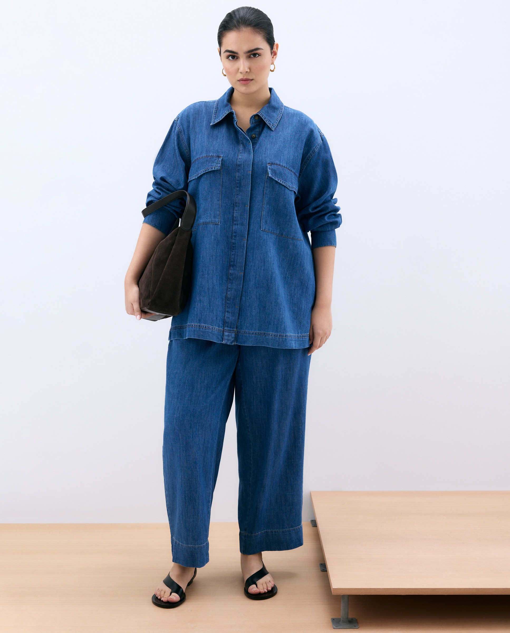 Imagem 0 de Jeans Largas com Cinco Bolsos