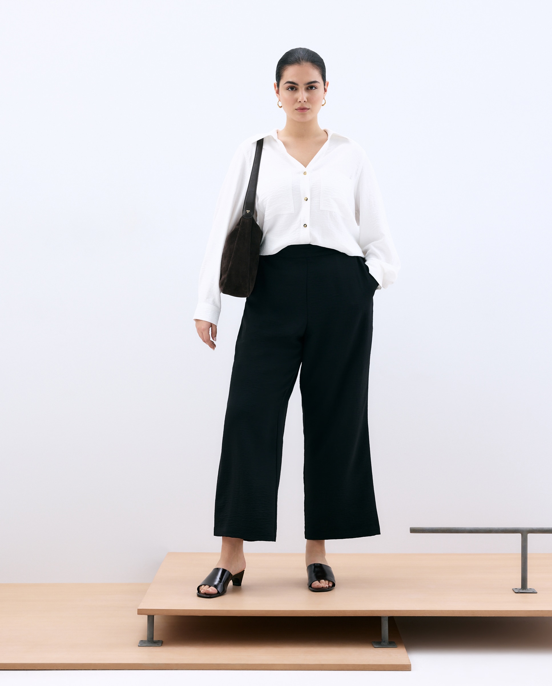 Pantalón de mujer fluido airflow - Couchel - 520 Kaki Negro-1
