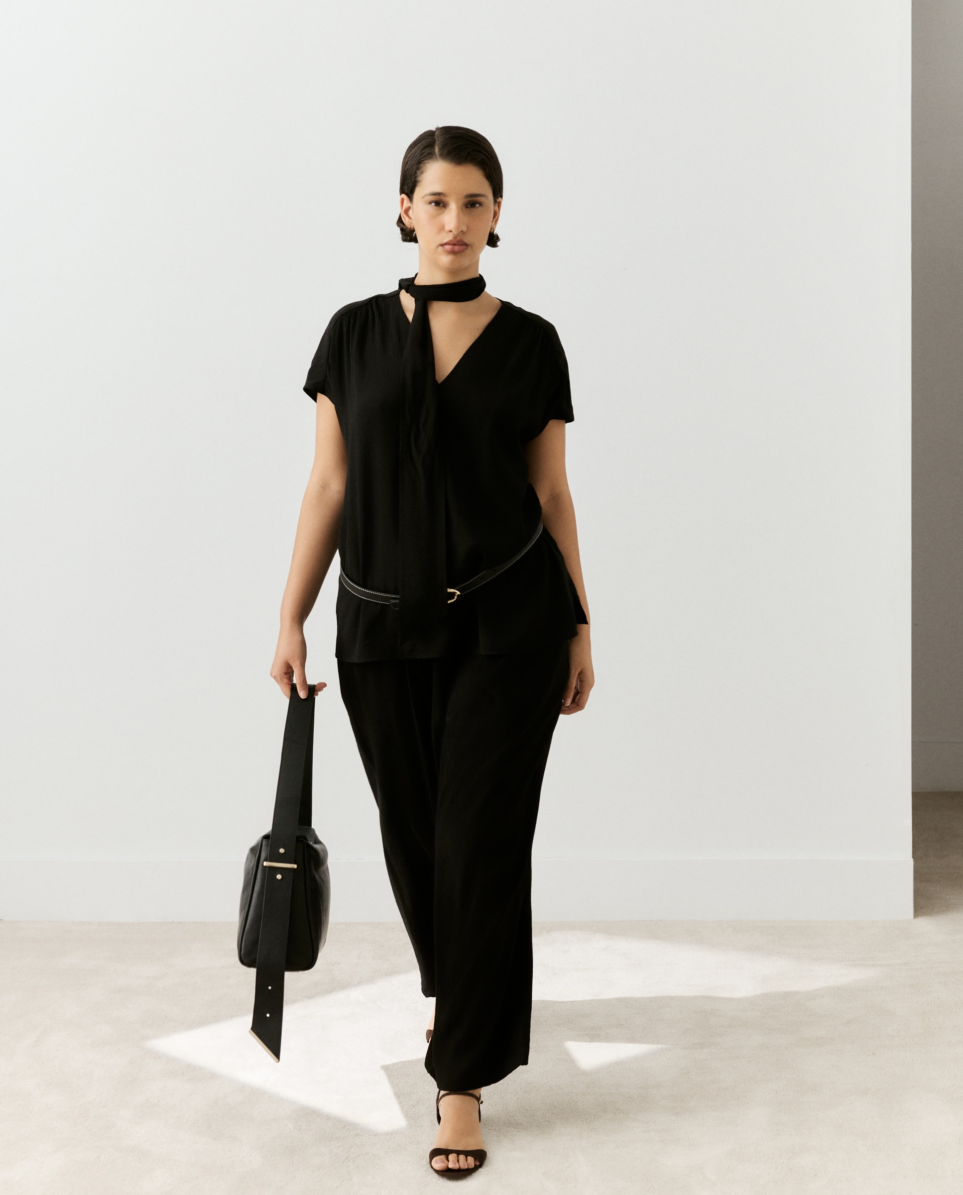 Pantalón fluido de mujer efecto arrugado - Couchel - Negro Negro-1