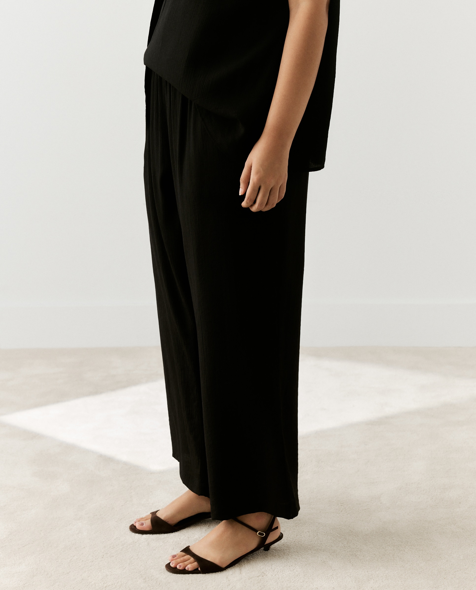 Pantalón fluido de mujer efecto arrugado - Couchel - Negro Negro-2