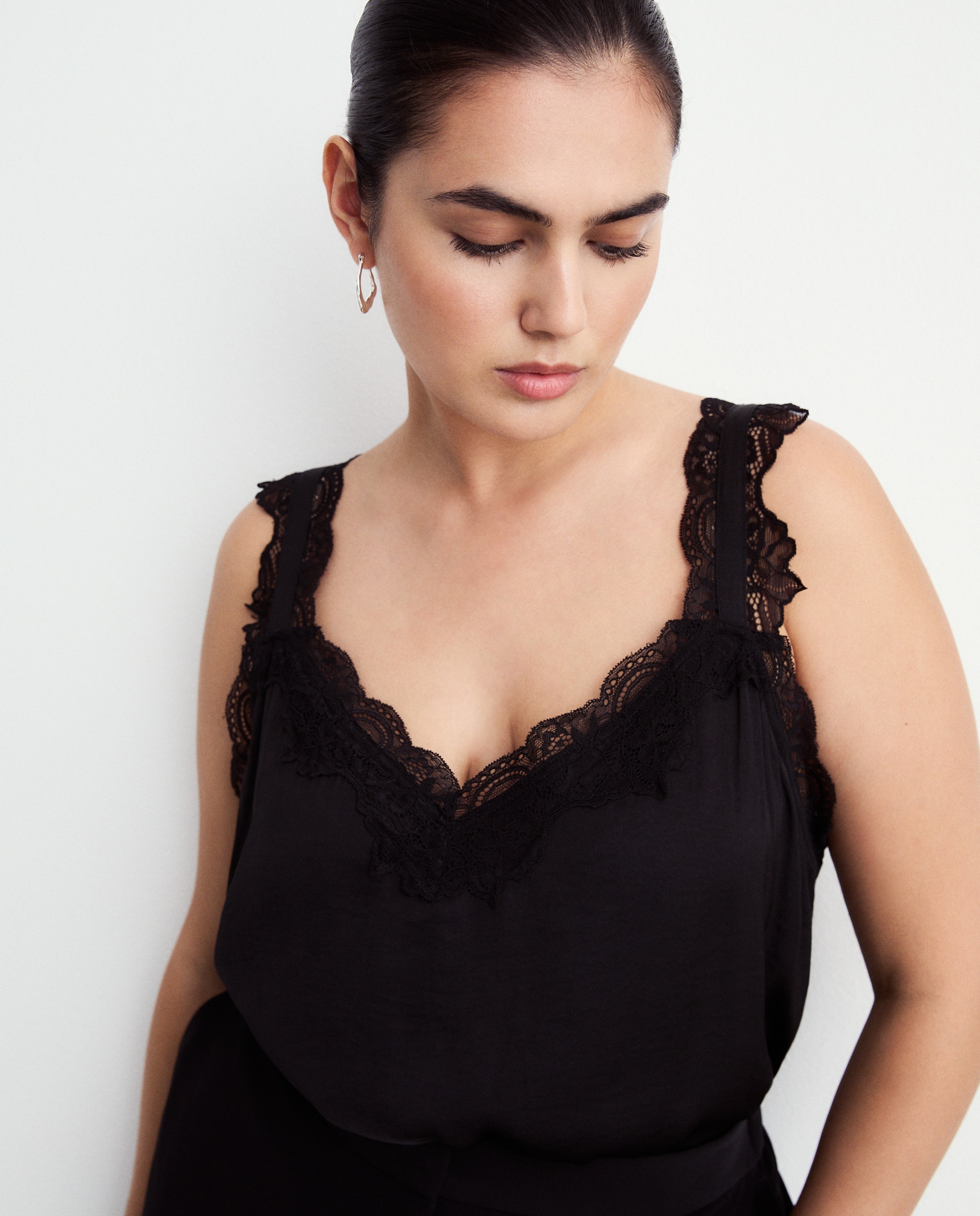 Top rendilhado de renda Preto-2