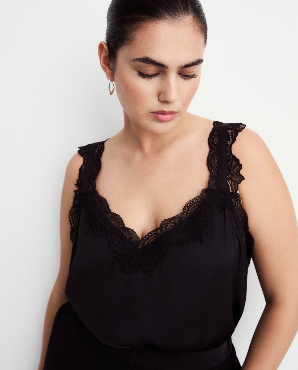 Top rendilhado de renda Preto-2