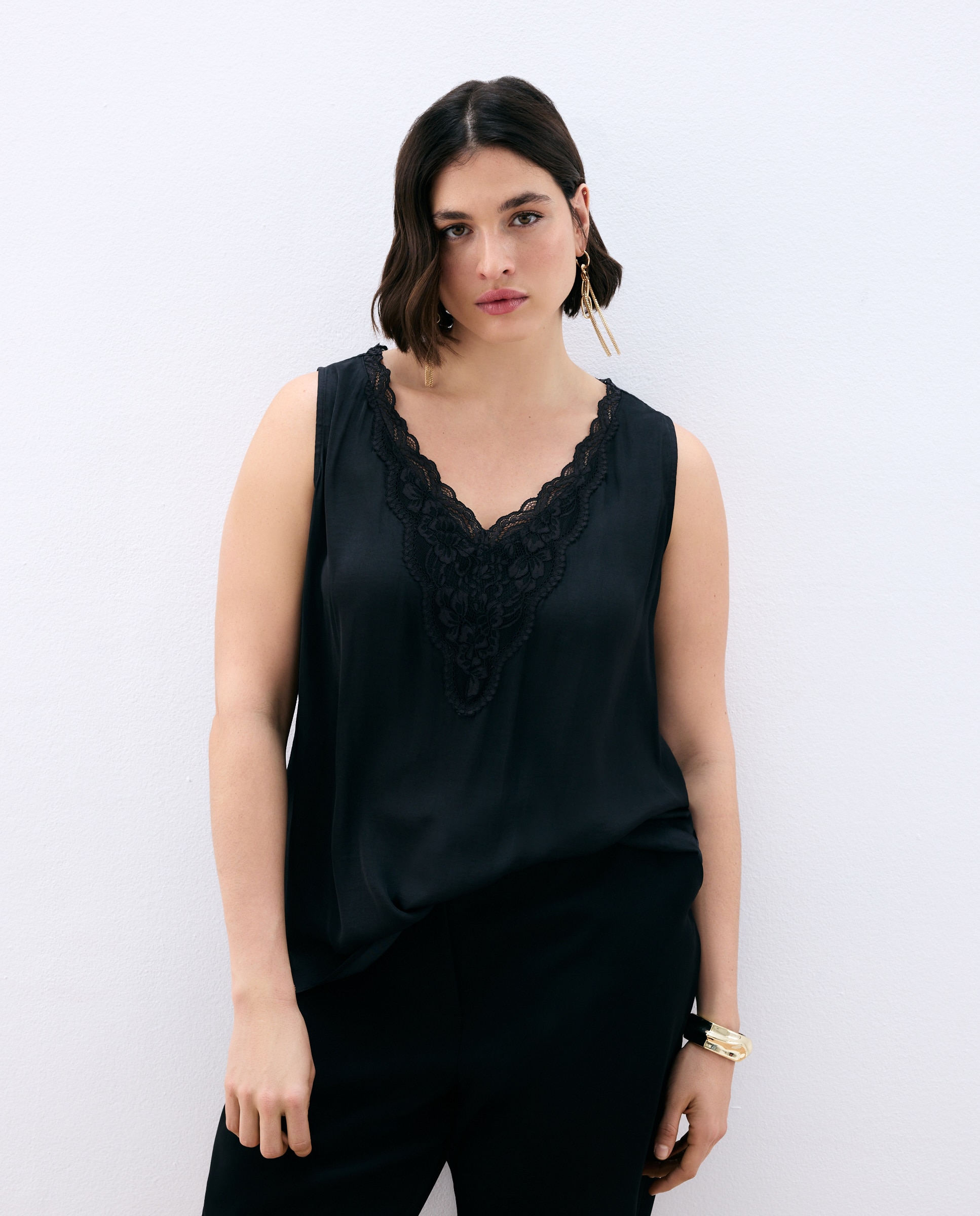 Top rendilhado de mulher Preto-2