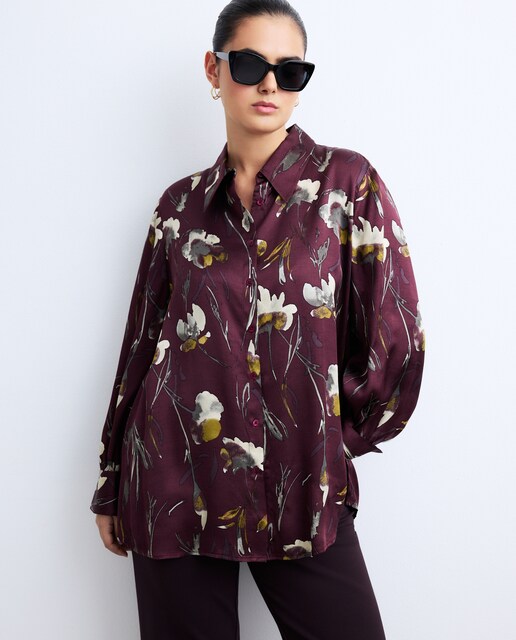 Imagen 0 de Camisa satinada estampada de mujer