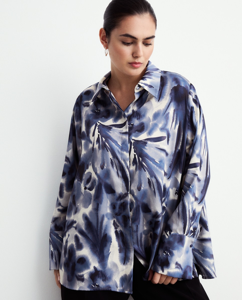 Blusa Acetinada com Estampado Floral Azul-1