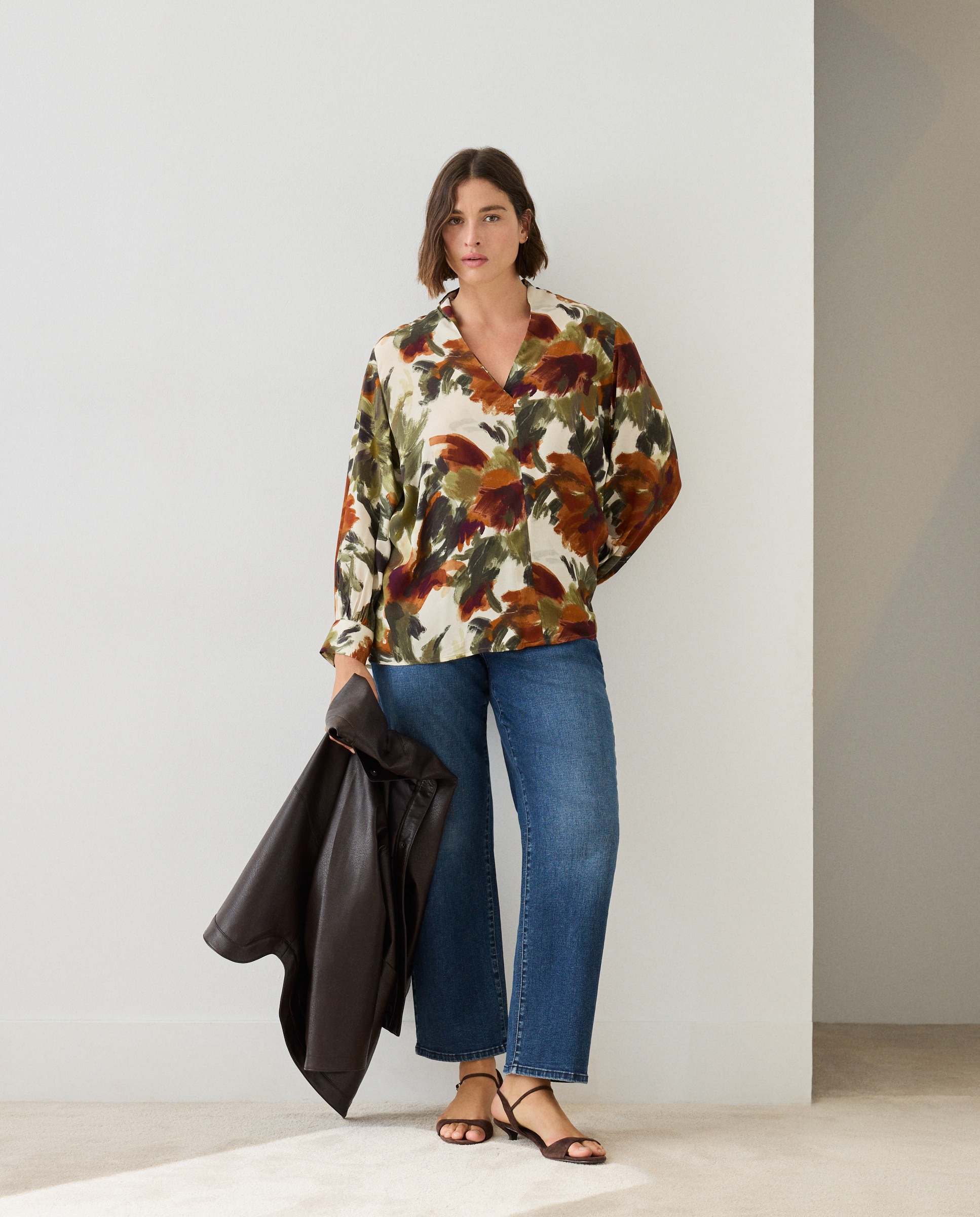 Blusa de cuello pico estampada - Couchel - Blanco Blanco-2