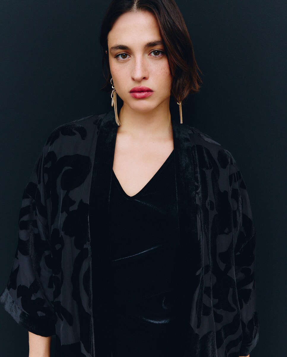 Kimono Comprido Devoré de Veludo Preto-2