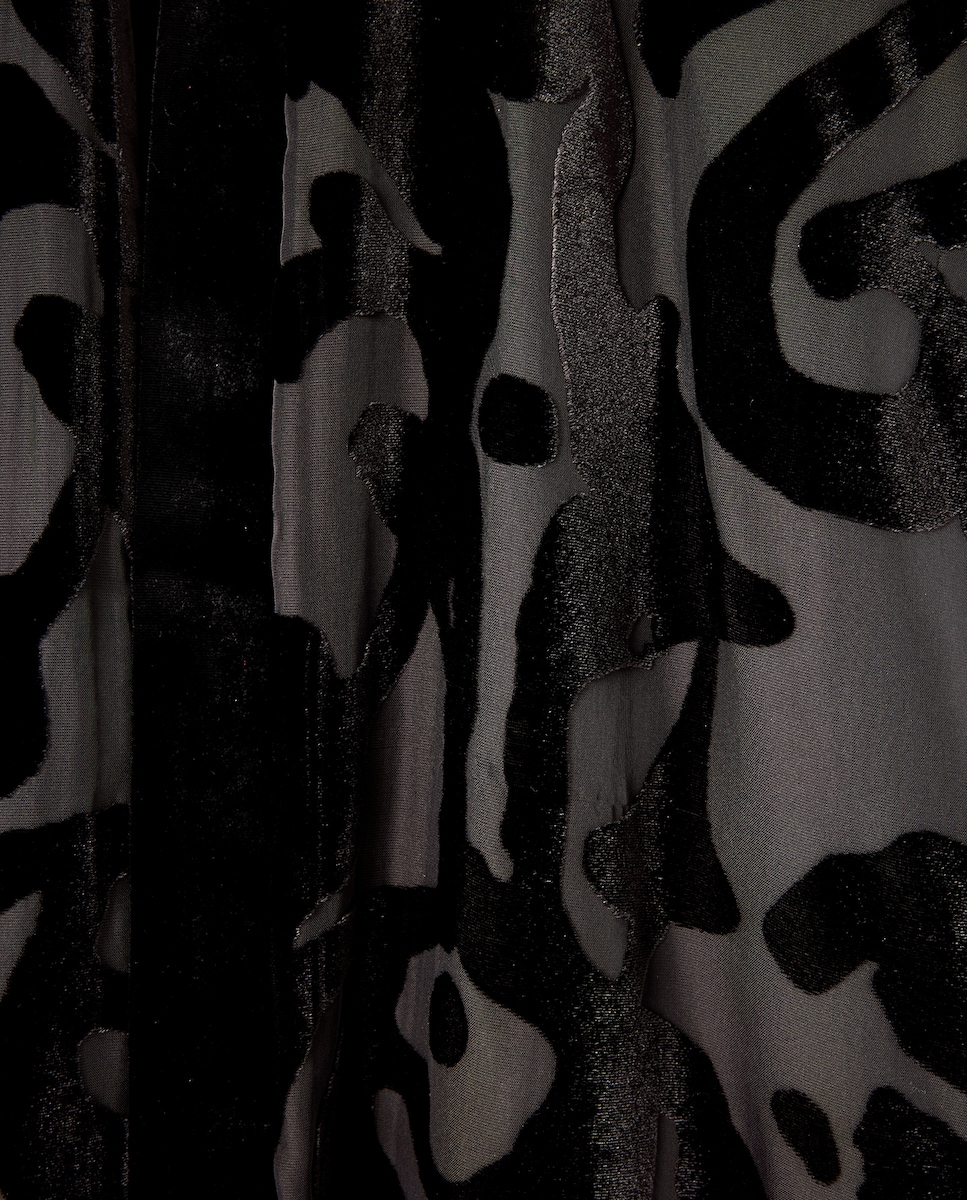 Kimono Comprido Devoré de Veludo Preto-6