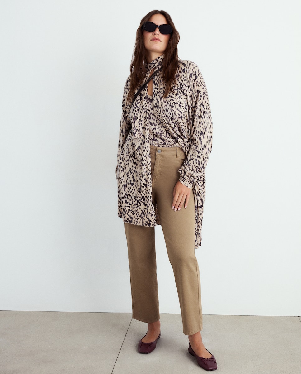 Camisola de Malha Estampada com Decote em Bico Castanho-2