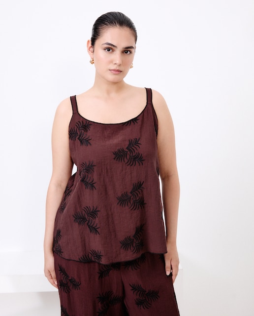 Imagem 0 de Top com Bordados em Contraste