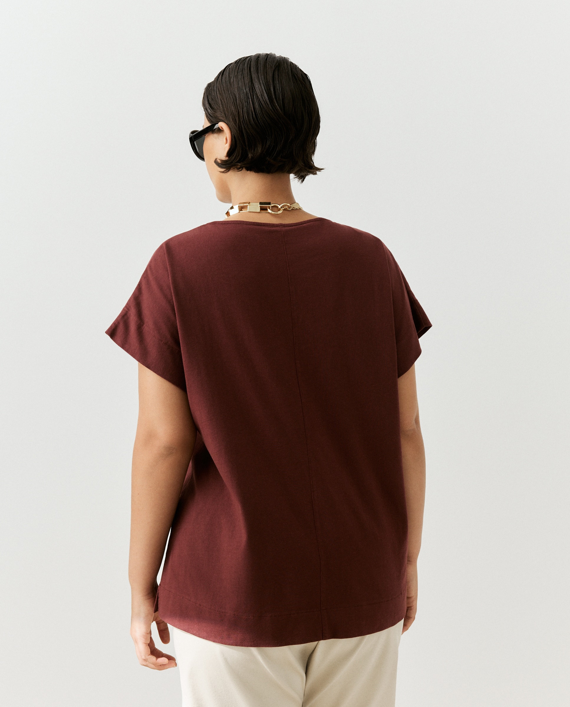 Camiseta de mujer de manga corta con flor en el hombro - Couchel - 290 Burdeos 290 Burdeos-3