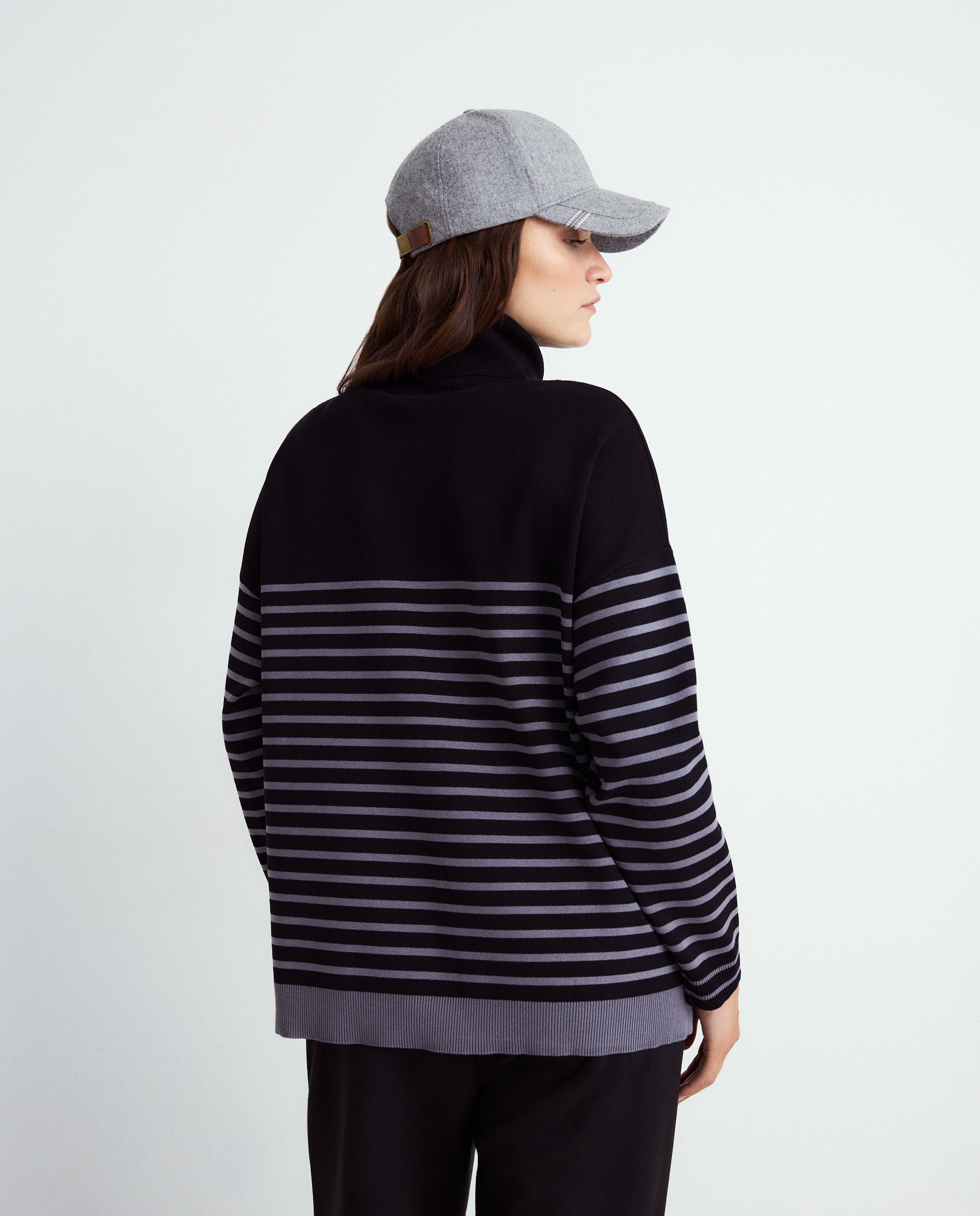 Camisola de Malha de Gola Alta às Riscas Preto-3