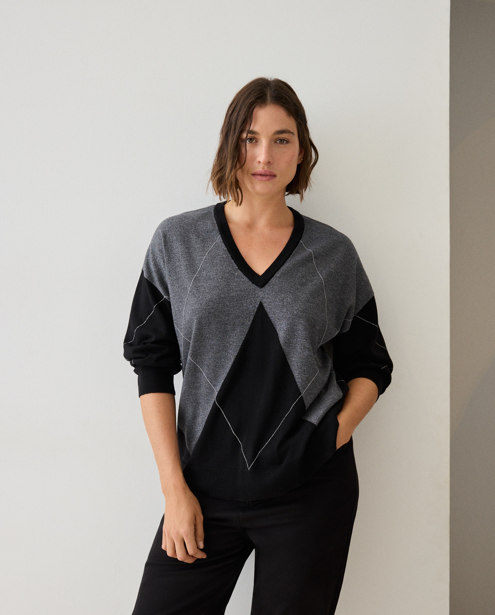 Camisola de malha de mulher com decote em bico Preto-1