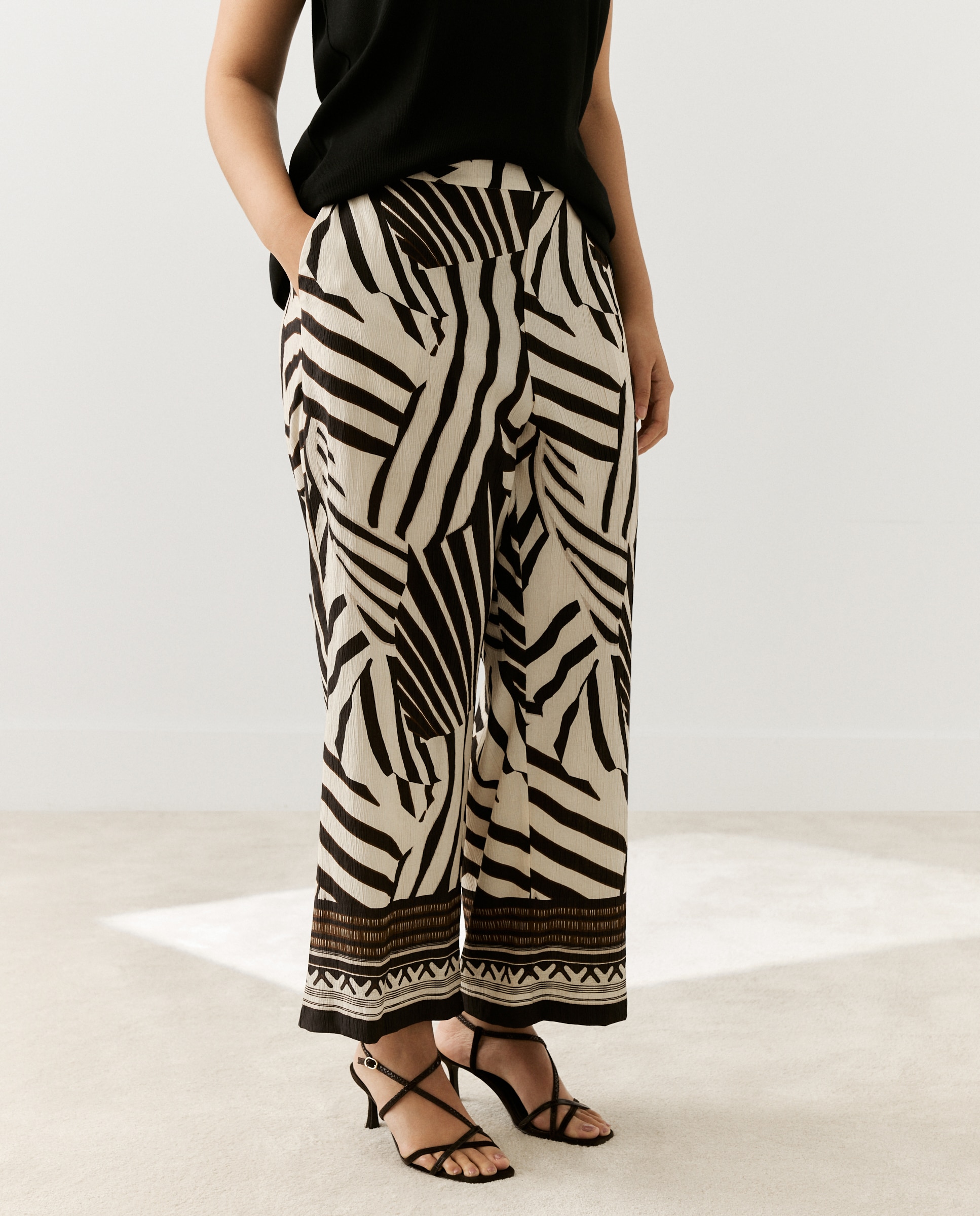 Pantalón fluido de mujer con estampado y negro - Couchel - Blanco Blanco-2