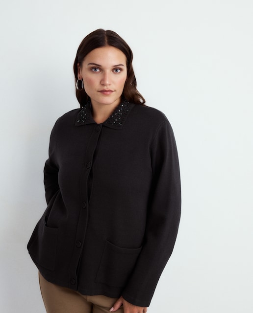 Imagem 0 de Cardigan Liso com Detalhe de Joia