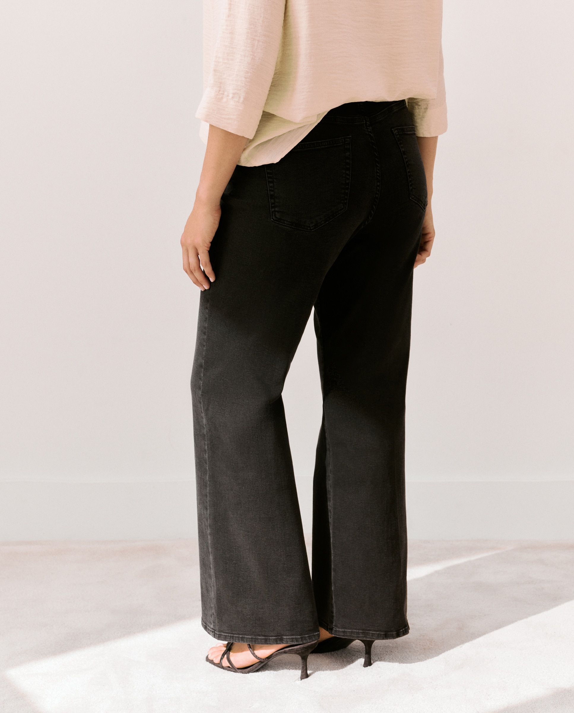 Calças Bootcut New Candice Preto-3