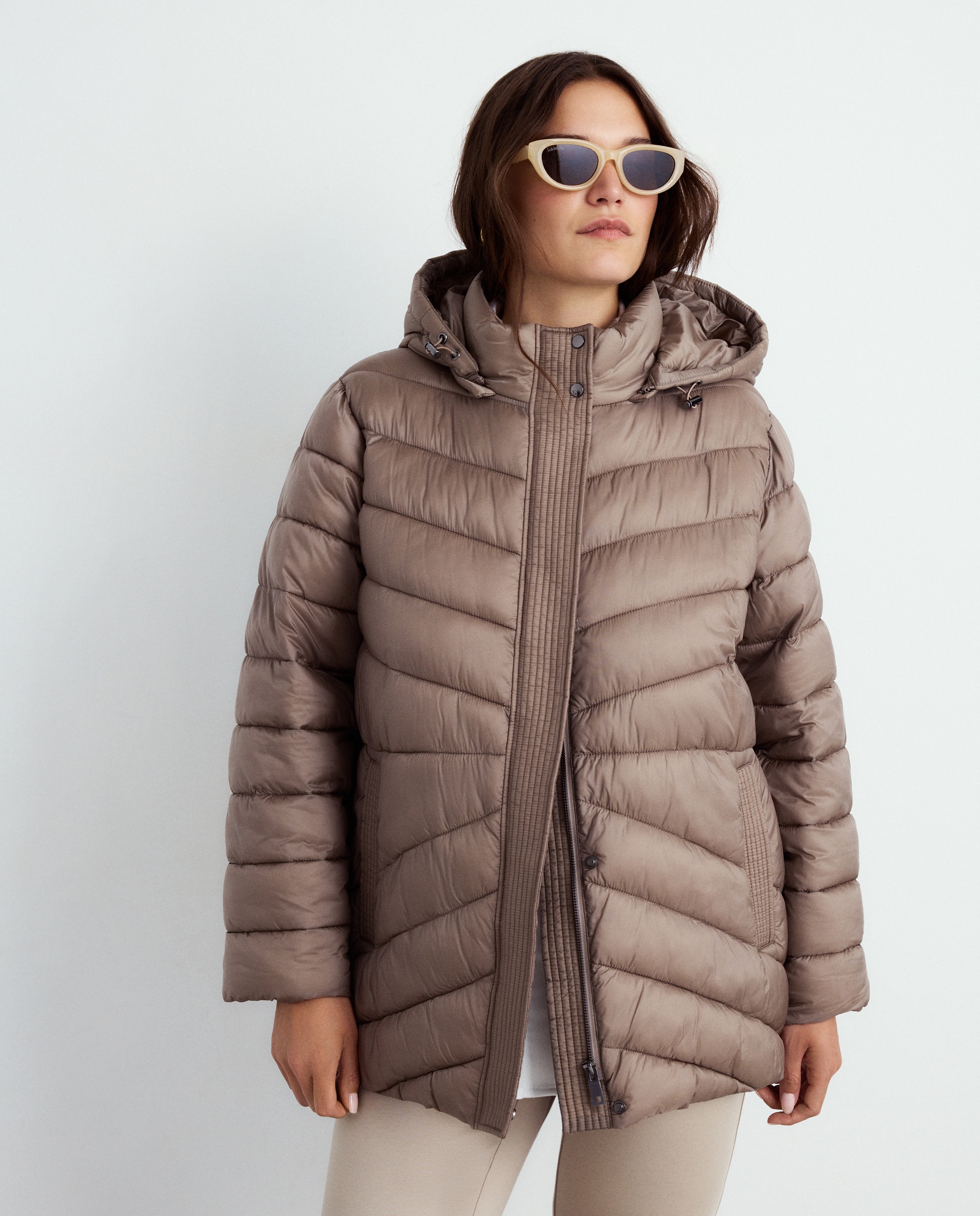 Blusão Acolchoado Curto com Capuz Desmontável Bege-1