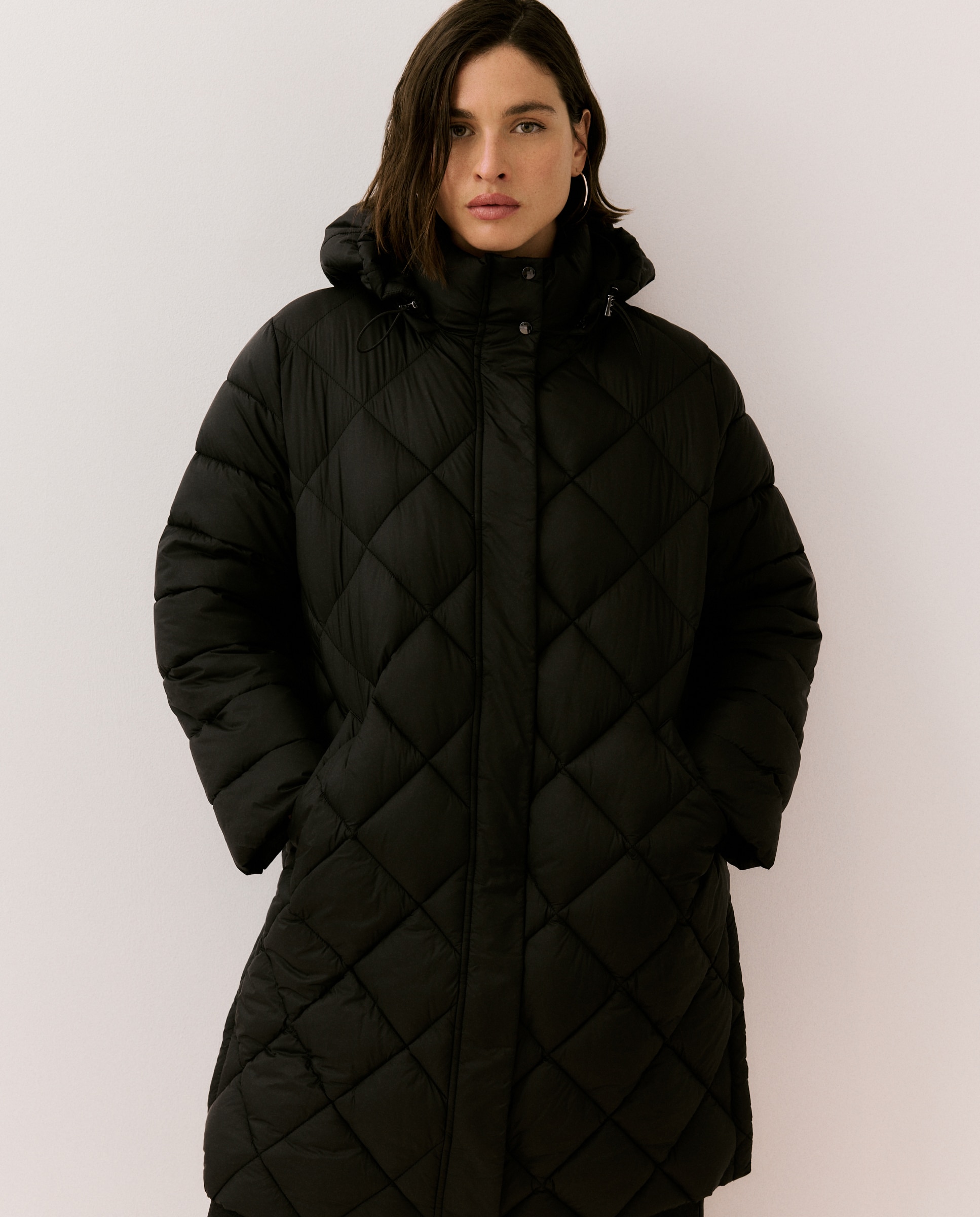 Parka Comprida Acolchoada com Capuz Preto-2