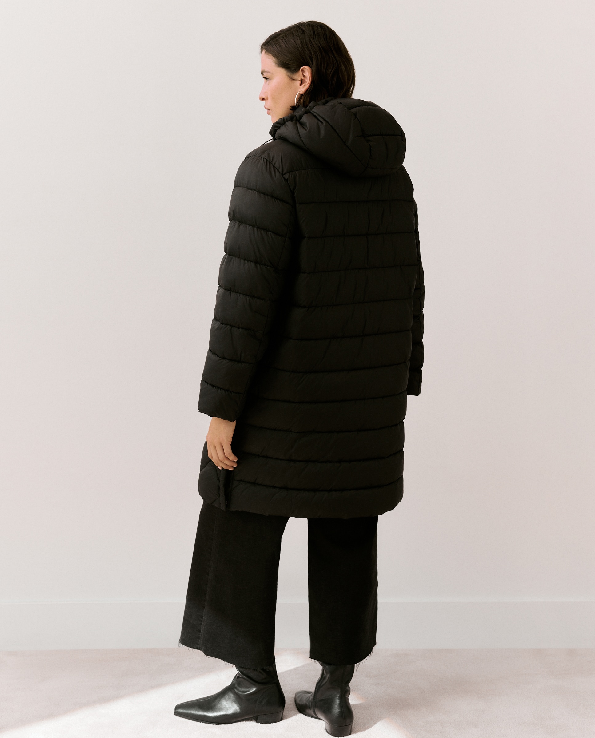 Parka Comprida Acolchoada com Capuz Preto-4