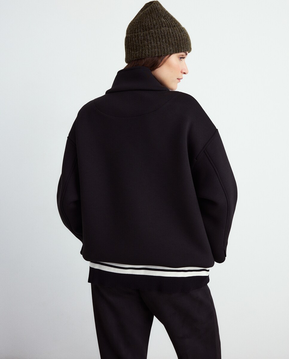 Casacão Curto com Efeito de Neopreno Preto-4