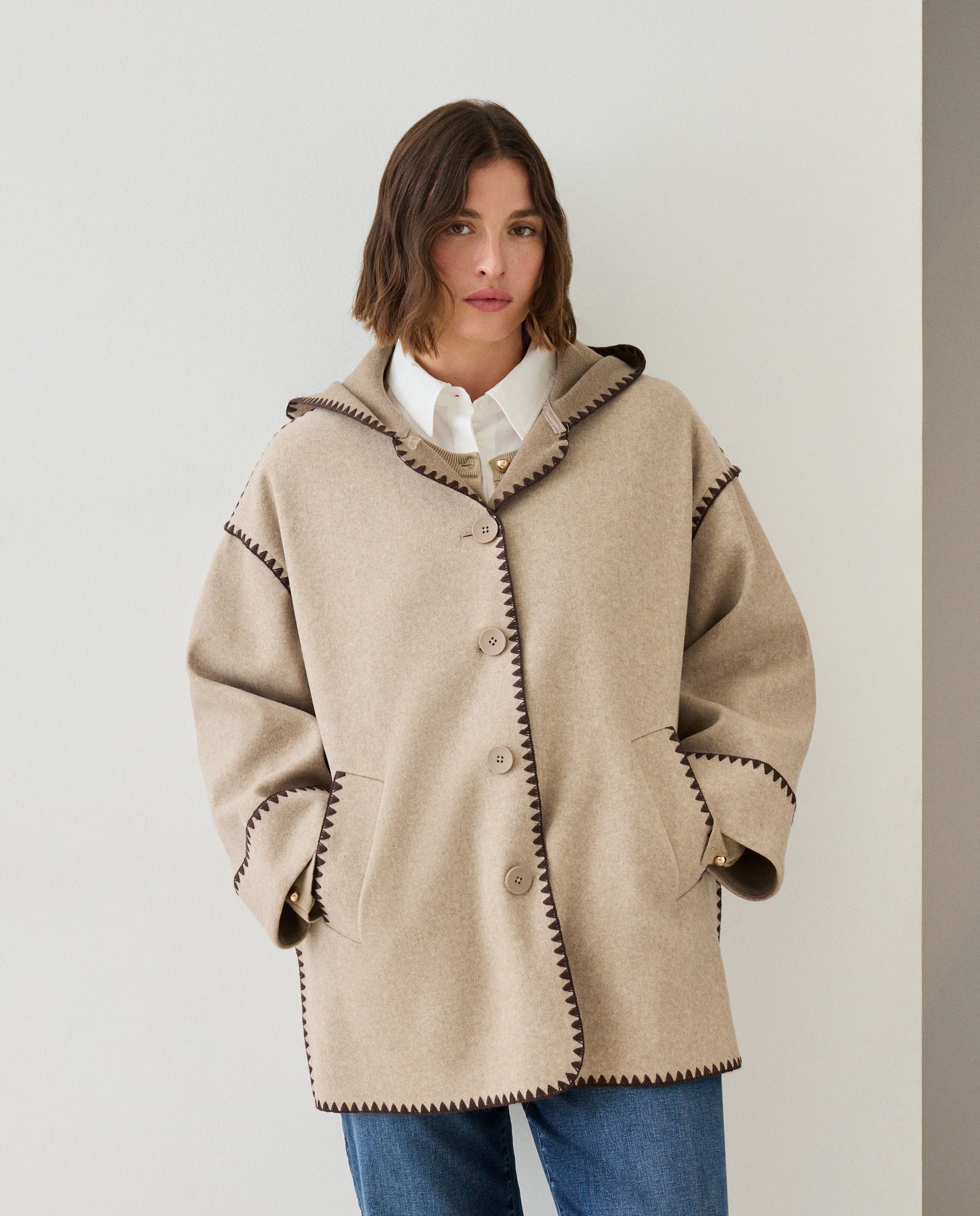 Chaquetón de mujer con capucha y pespuntes - Couchel - Visón claro Visón claro-1
