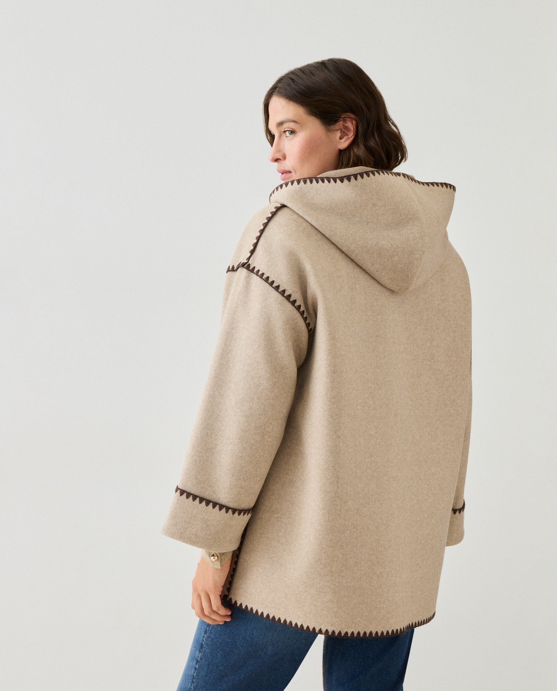 Chaquetón de mujer con capucha y pespuntes - Couchel - Visón claro Visón claro-3