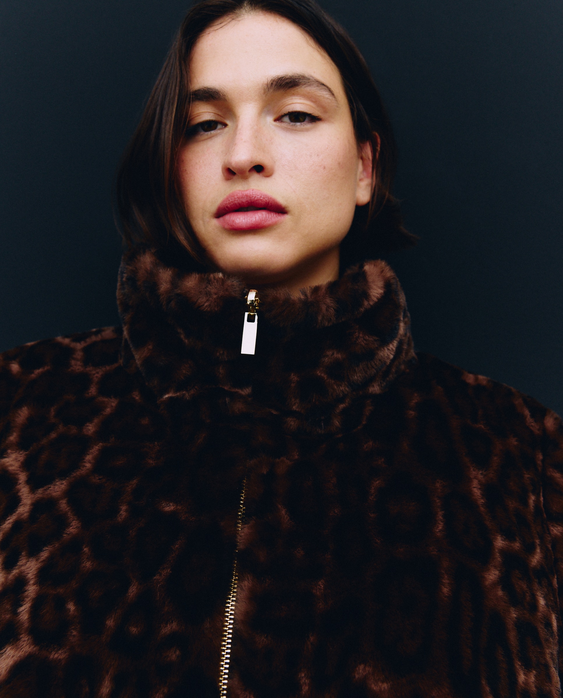 Casacão Curto Estampado Castanho-4