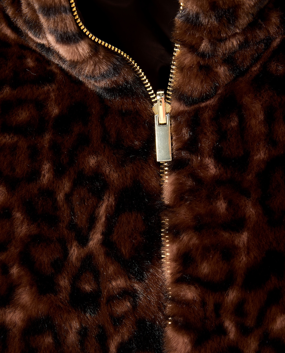 Casacão Curto Estampado Castanho-6