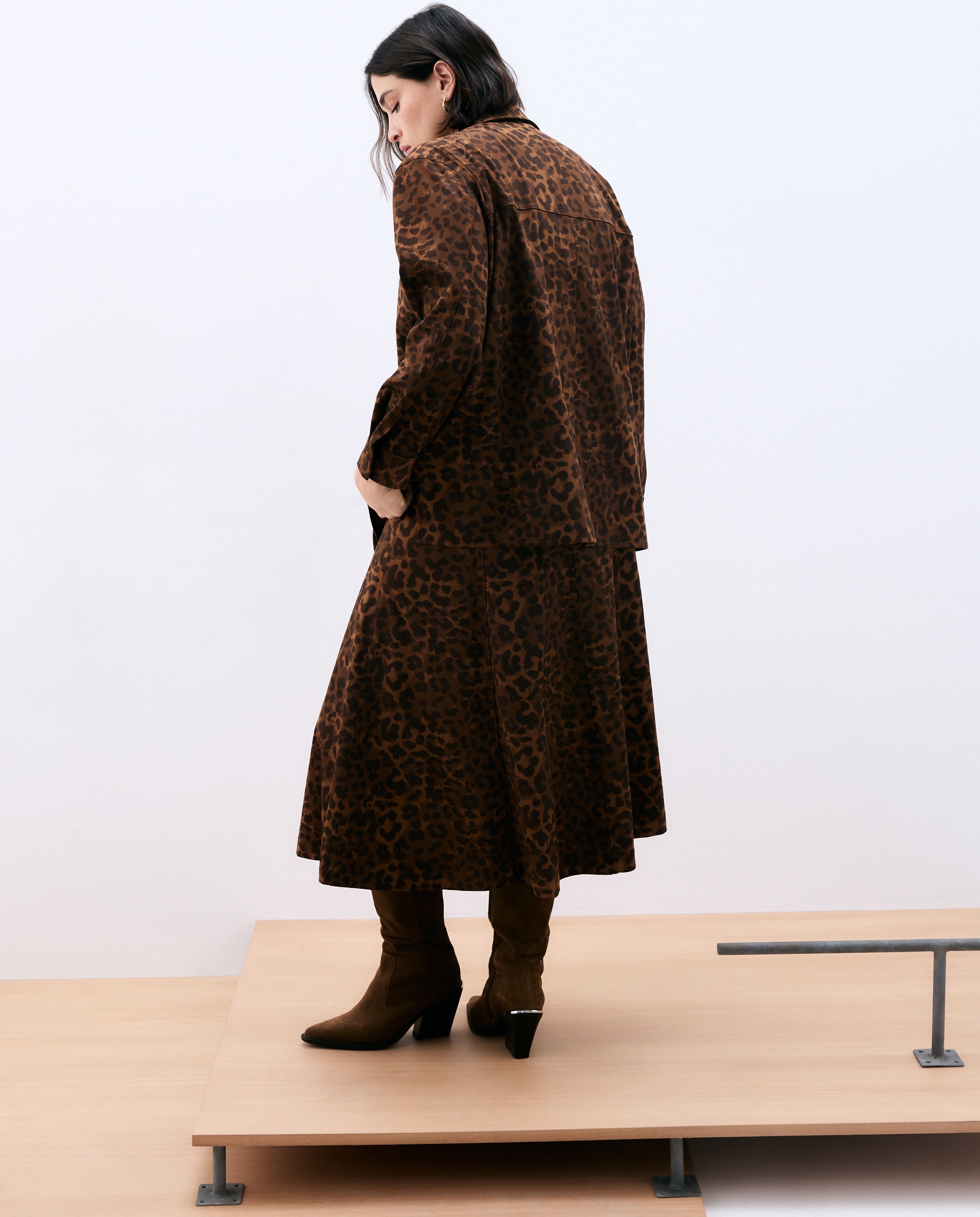 Sobrecamisa de Camurcina com Animal Print Castanho-5