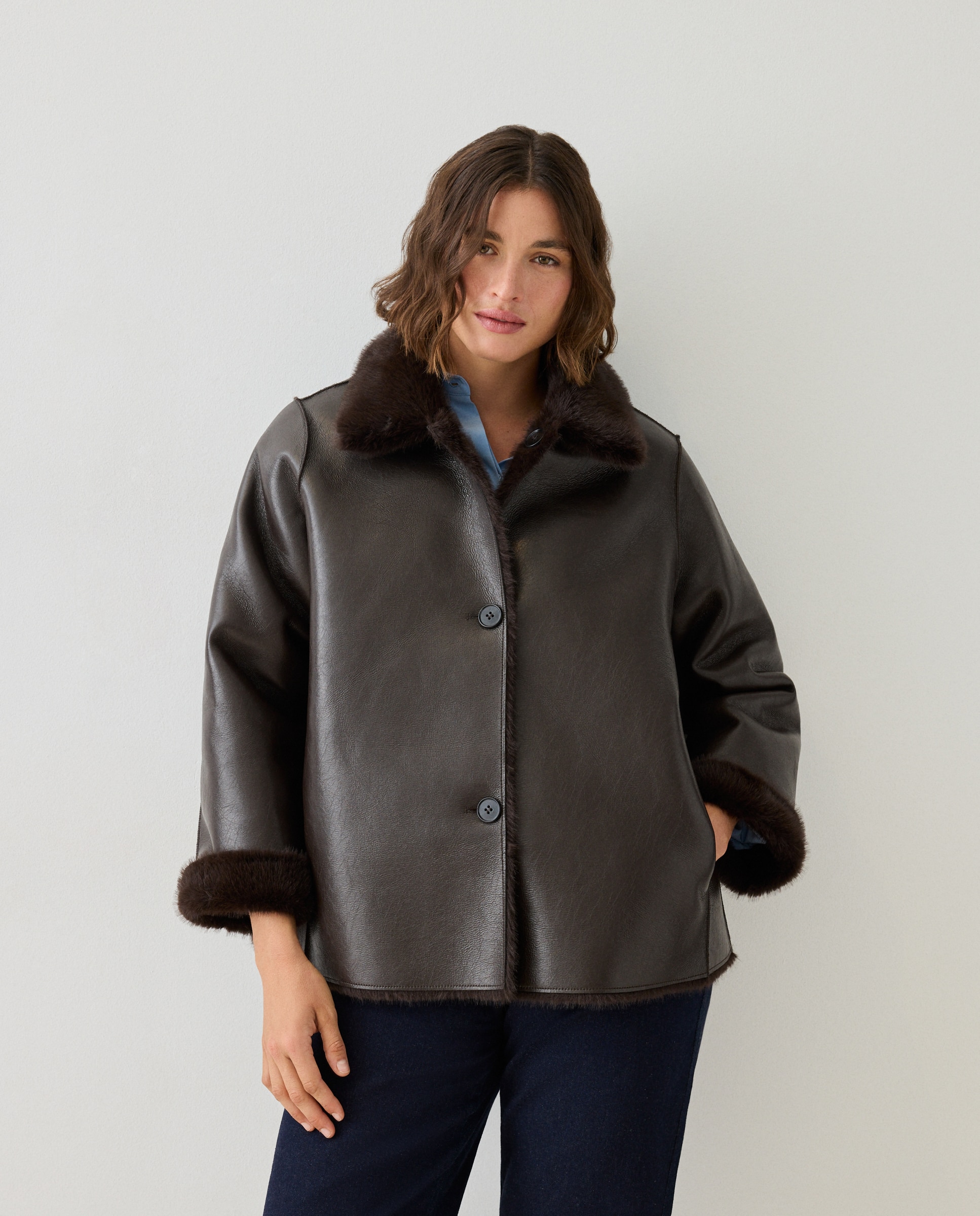 Imagen 0 de Chaquetón de mujer reversible doble faz Marrón