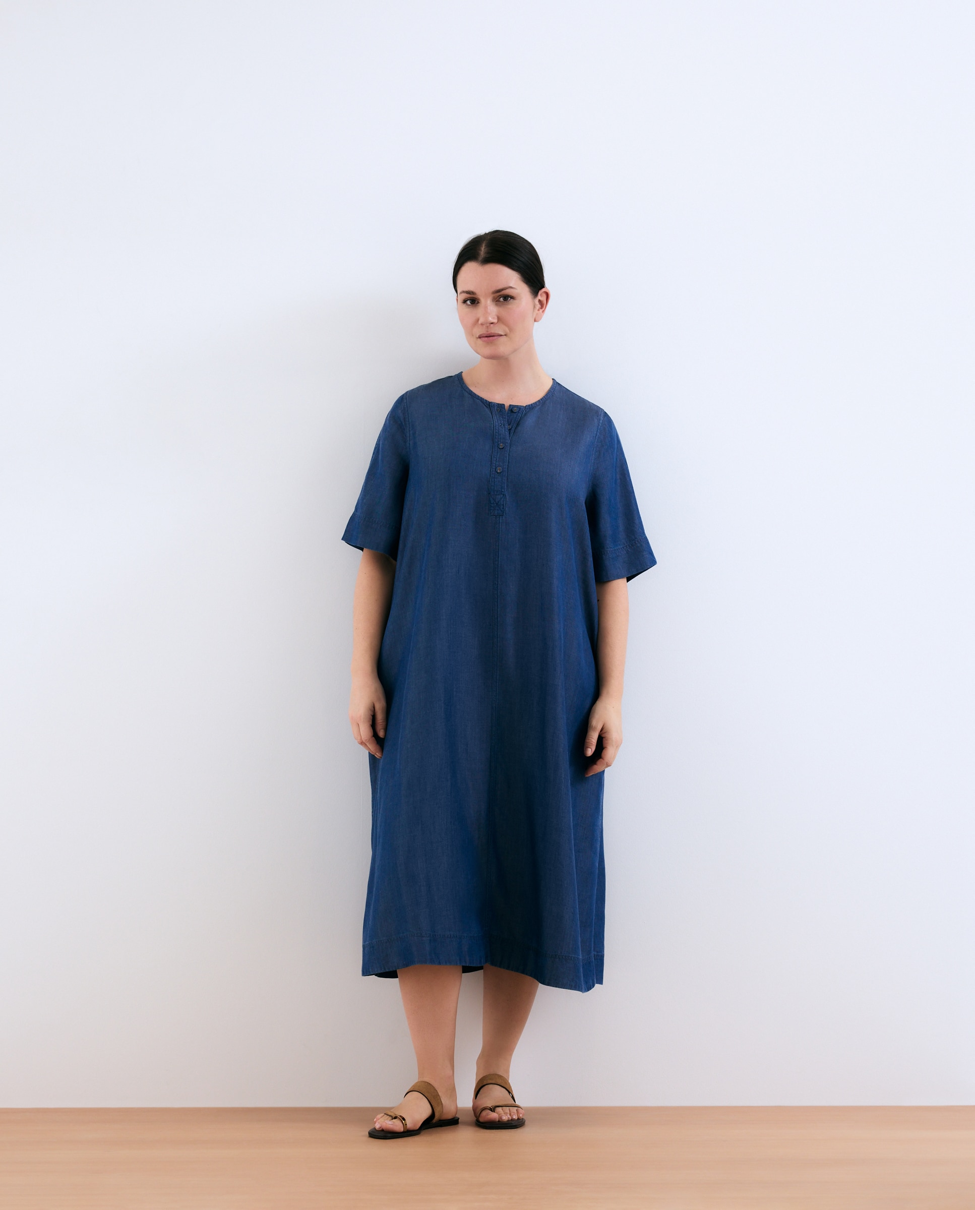 Imagem 0 de Vestido Midi Tipo Polo de Lyocell com Manga Curta