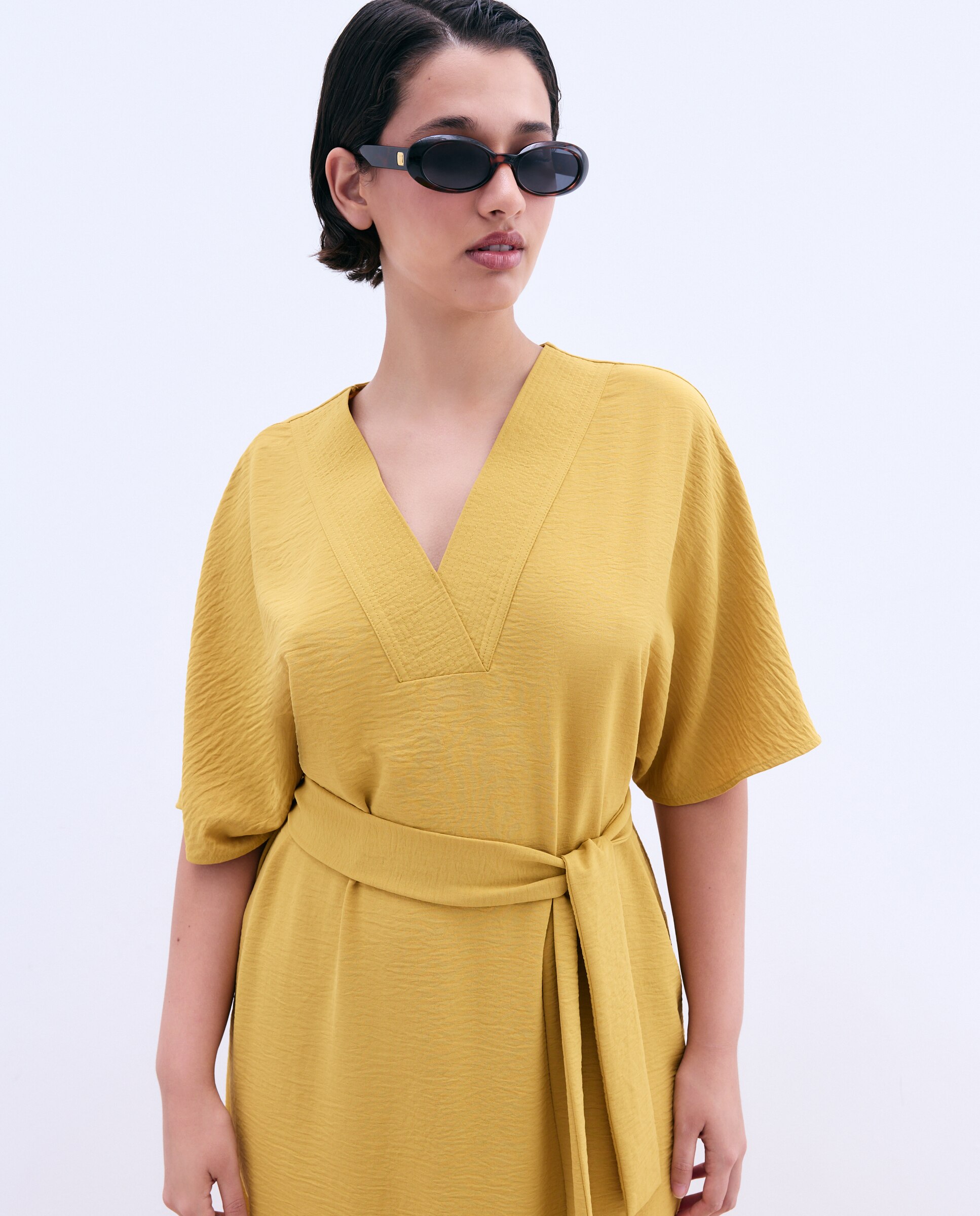 Vestido Midi Drapeado sem Mangas Mostarda-2