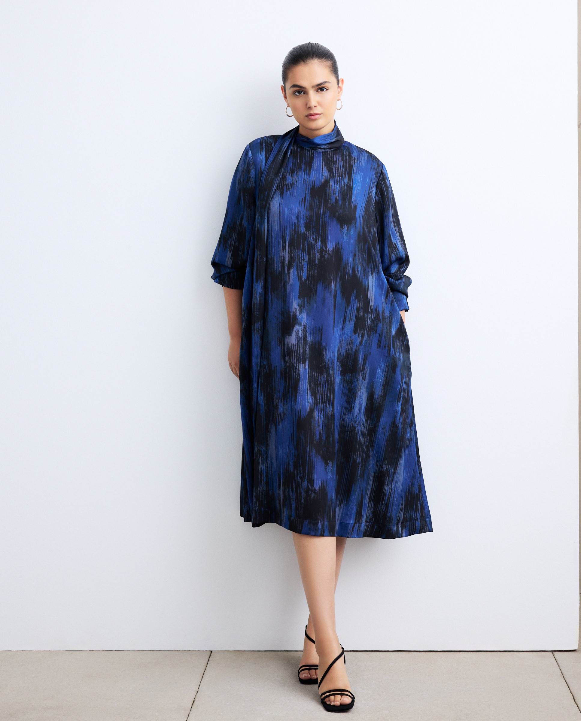 Imagem 0 de Vestido Midi Estampado