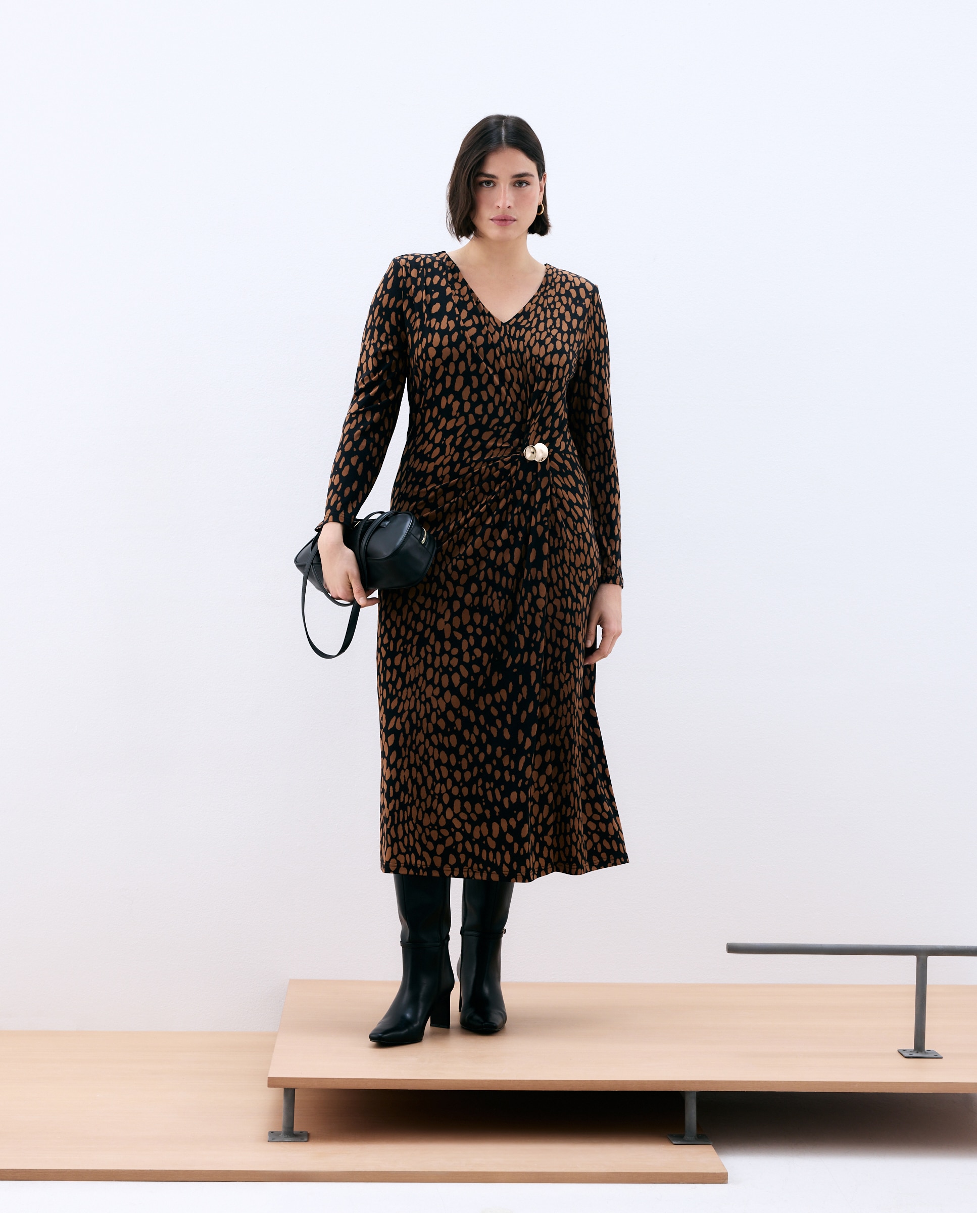 Vestido com Franzido e Joia Castanho-3
