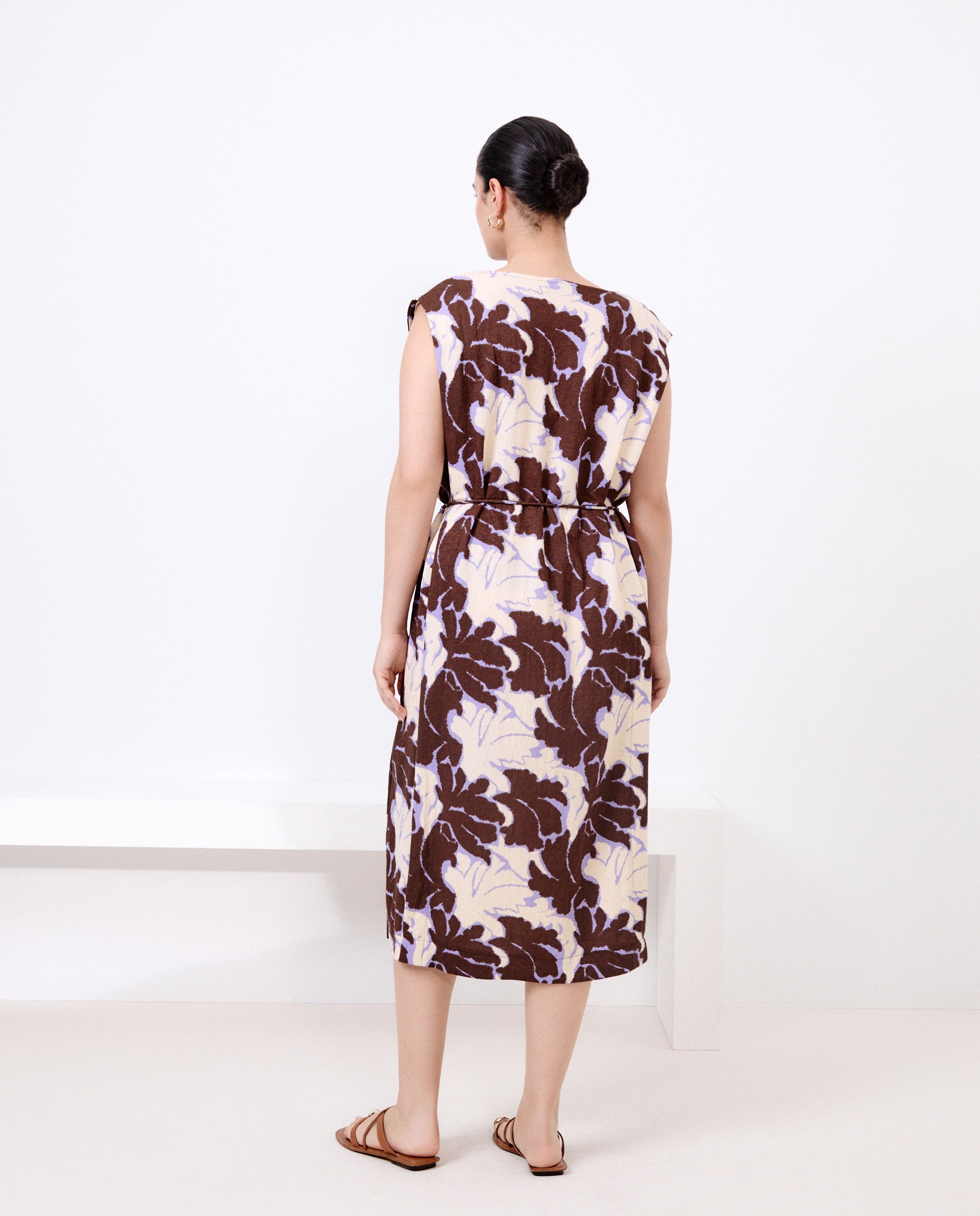 Vestido de Malha com Manga Curta Castanho-3